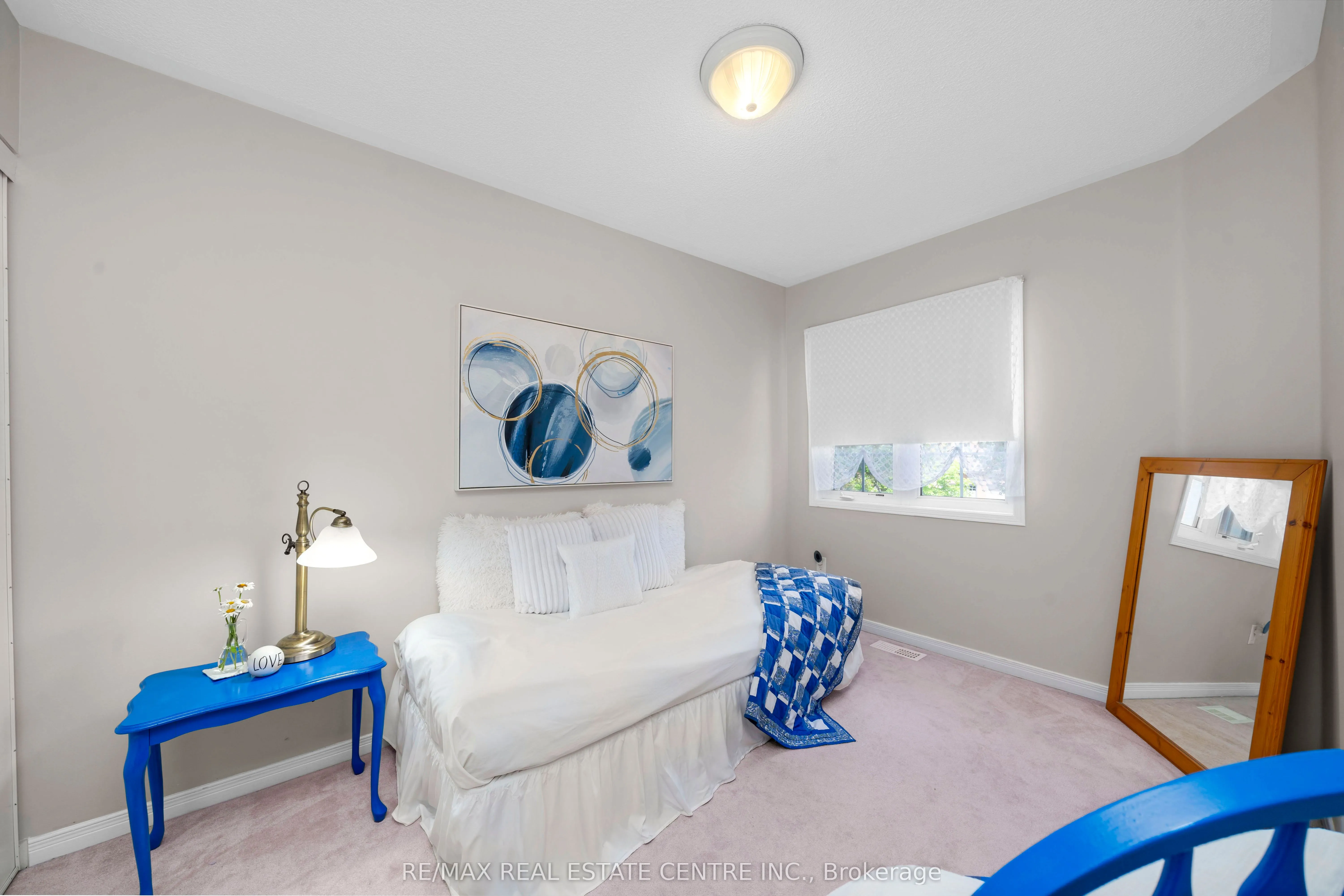 71 Mowat Crescent