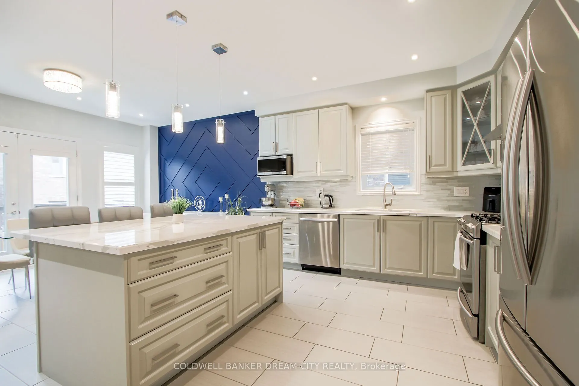 450 Brisdale Drive