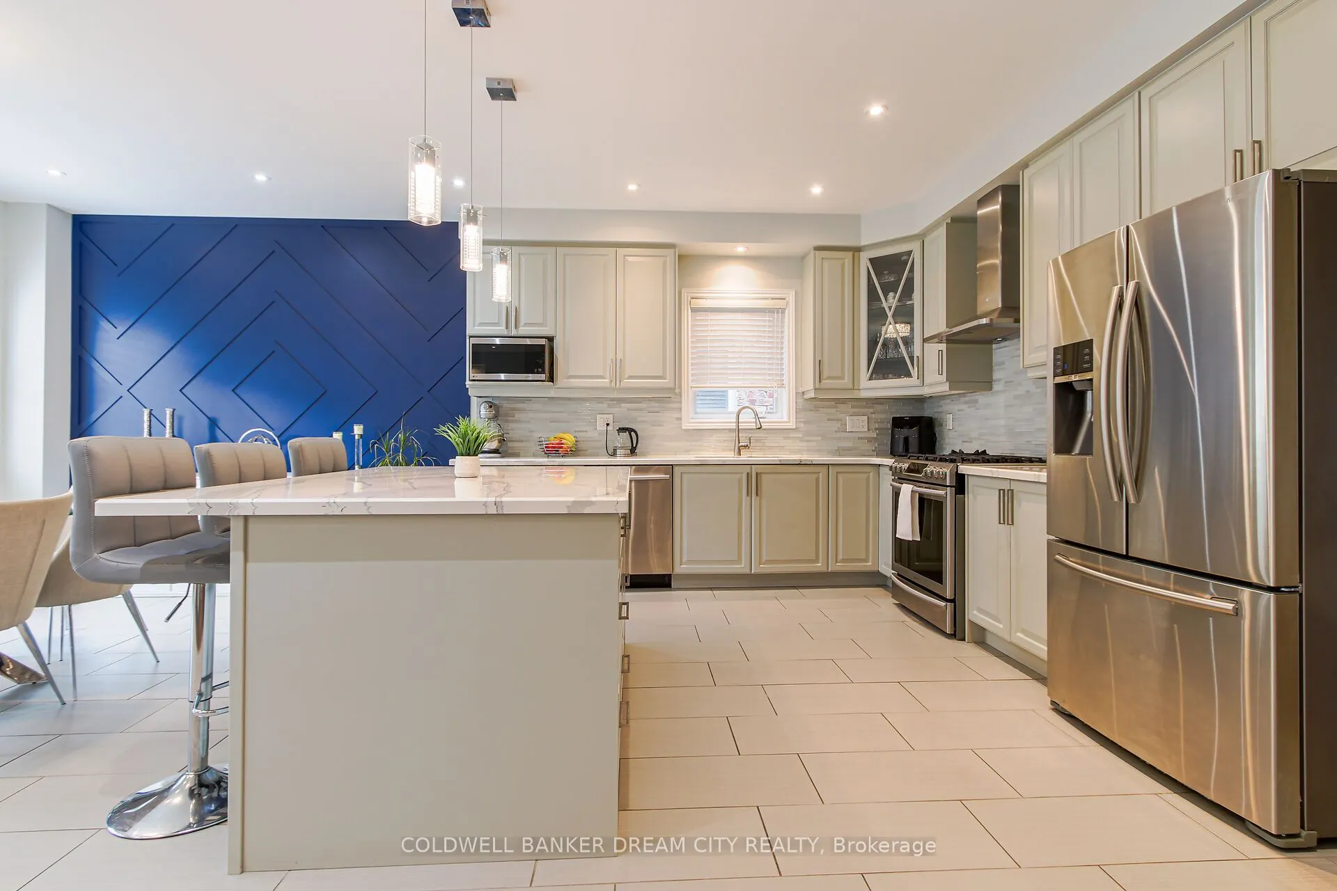 450 Brisdale Drive