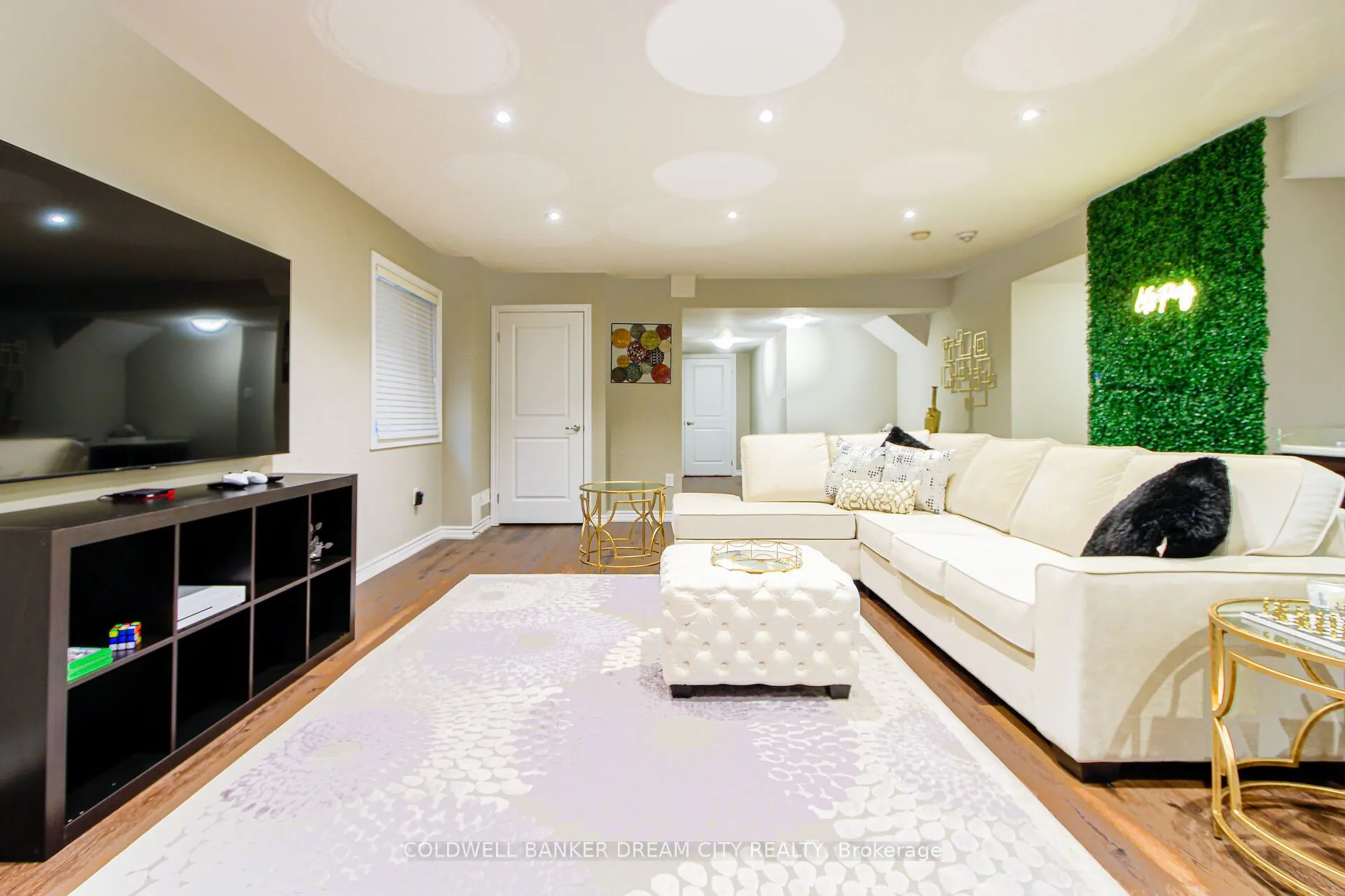 450 Brisdale Drive