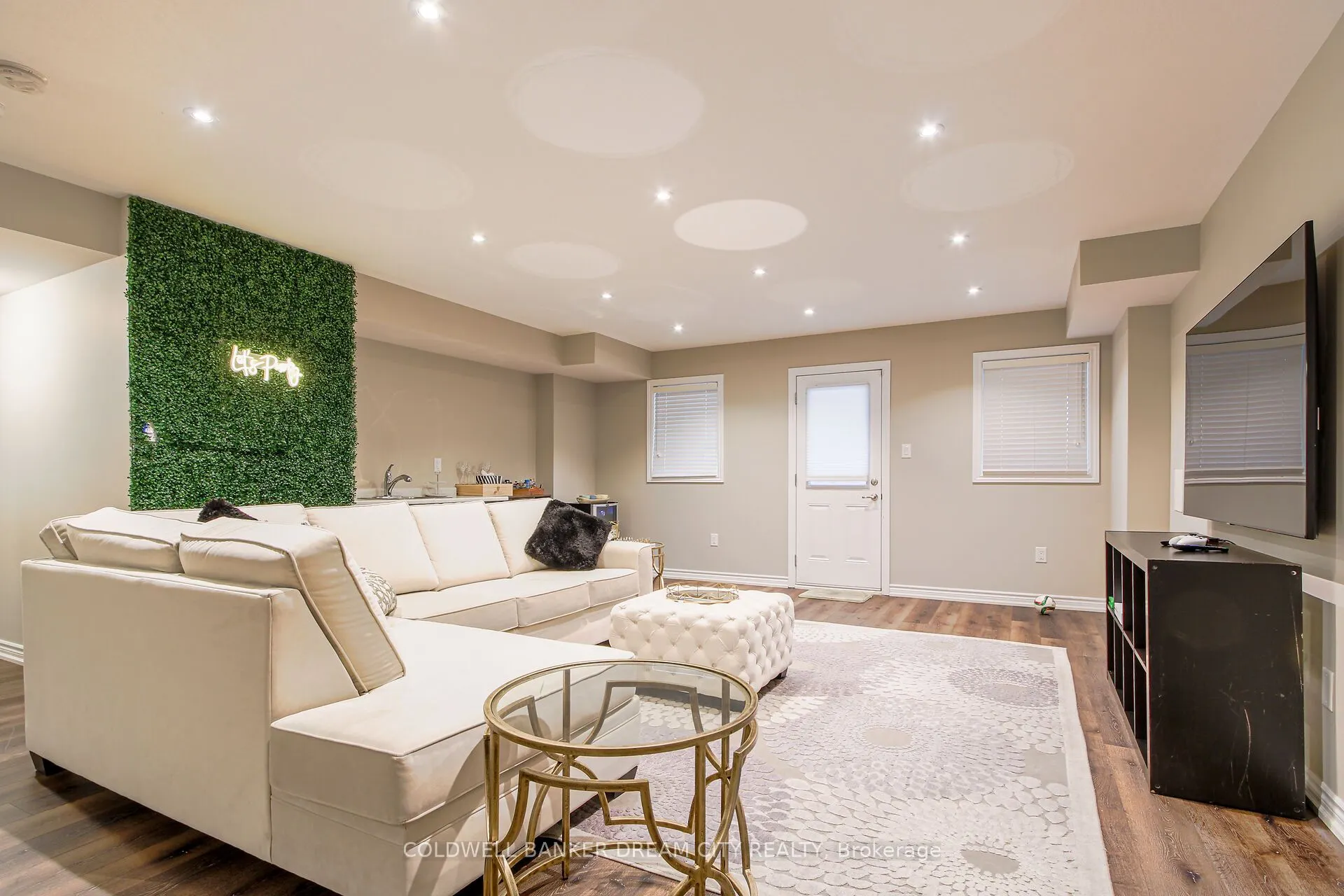 450 Brisdale Drive