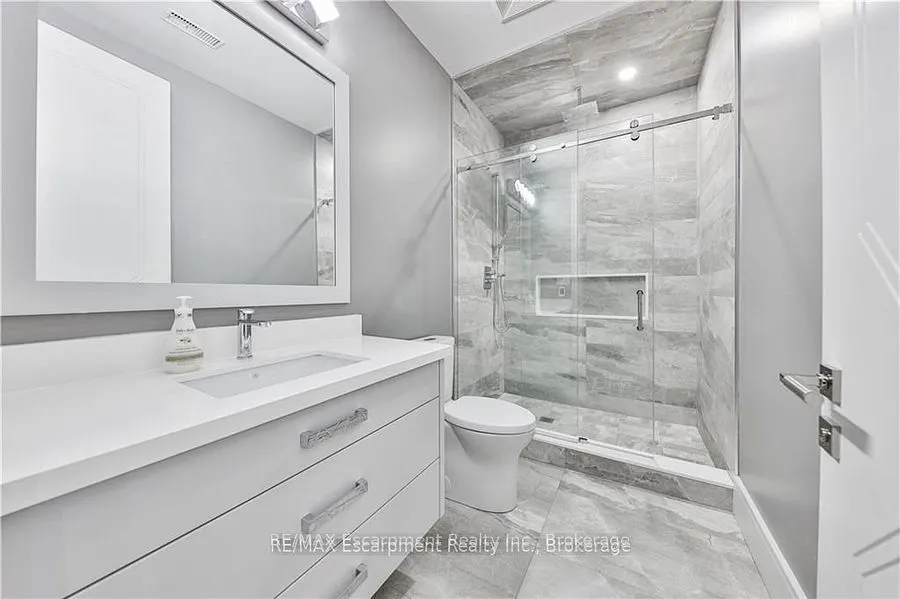 2250 Chancery Lane W