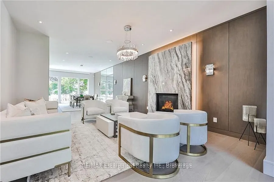 2250 Chancery Lane W