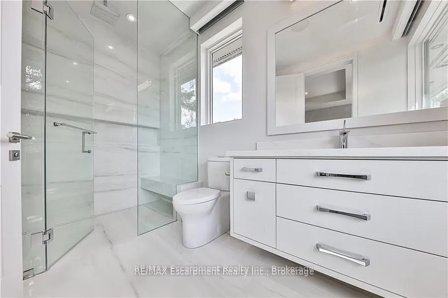 2250 Chancery Lane W