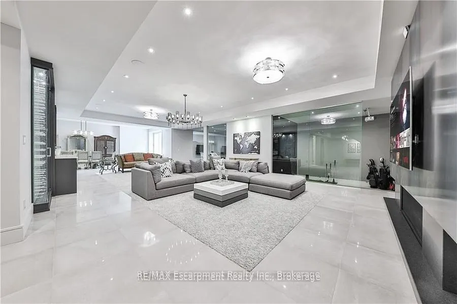 2250 Chancery Lane W