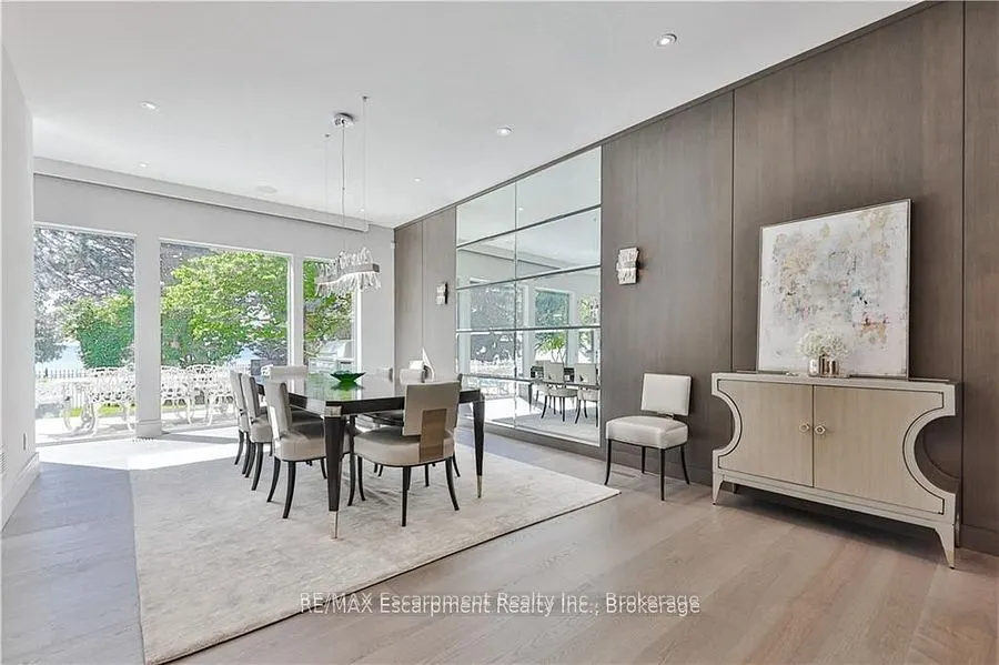 2250 Chancery Lane W