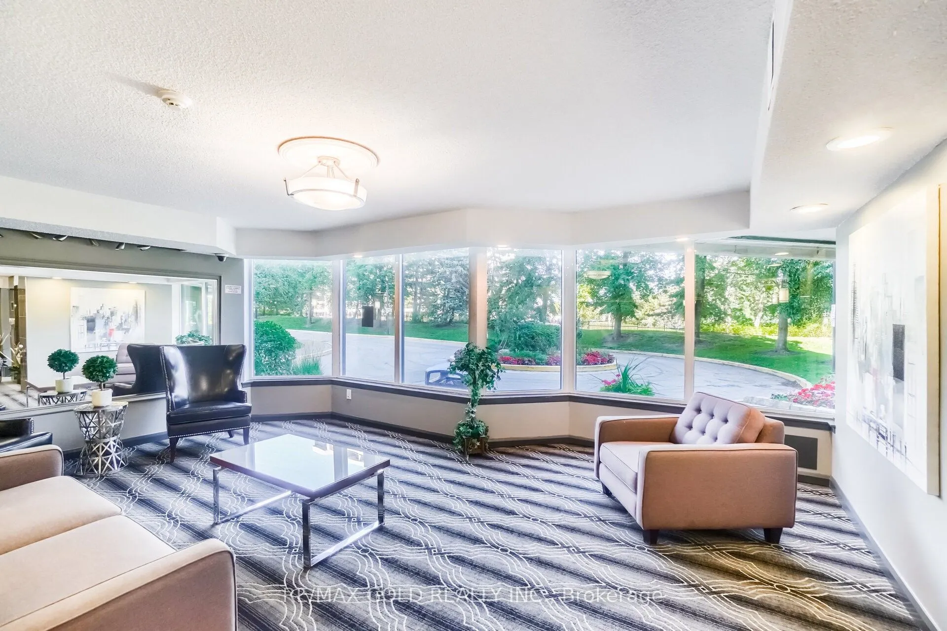 8 Lisa Street, #903