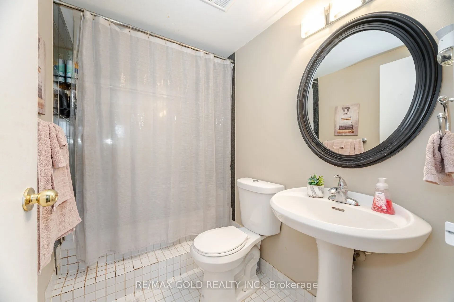 8 Lisa Street, #903
