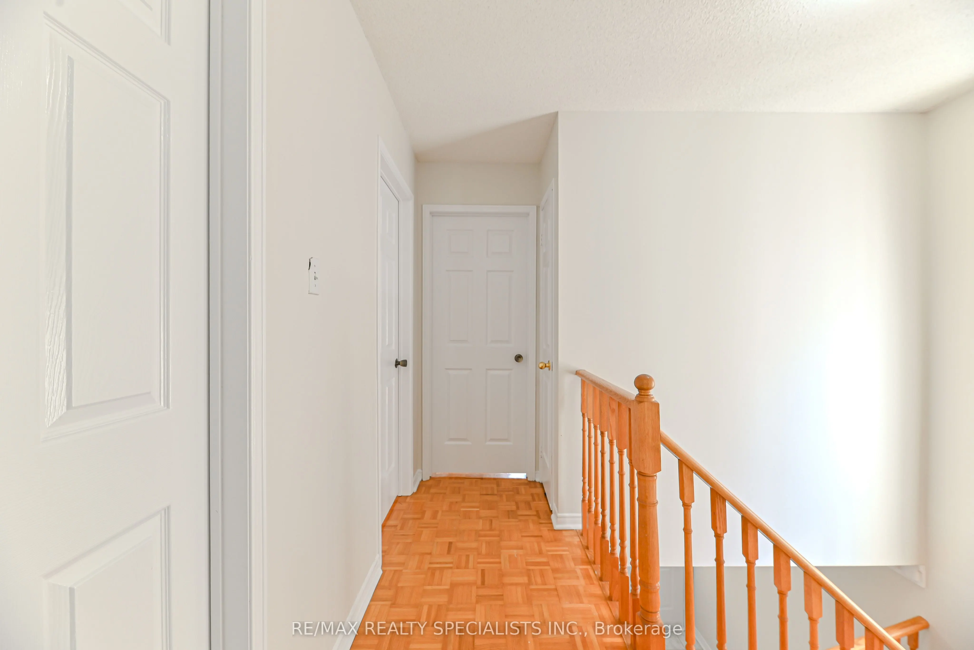 25 Chadwick Street E