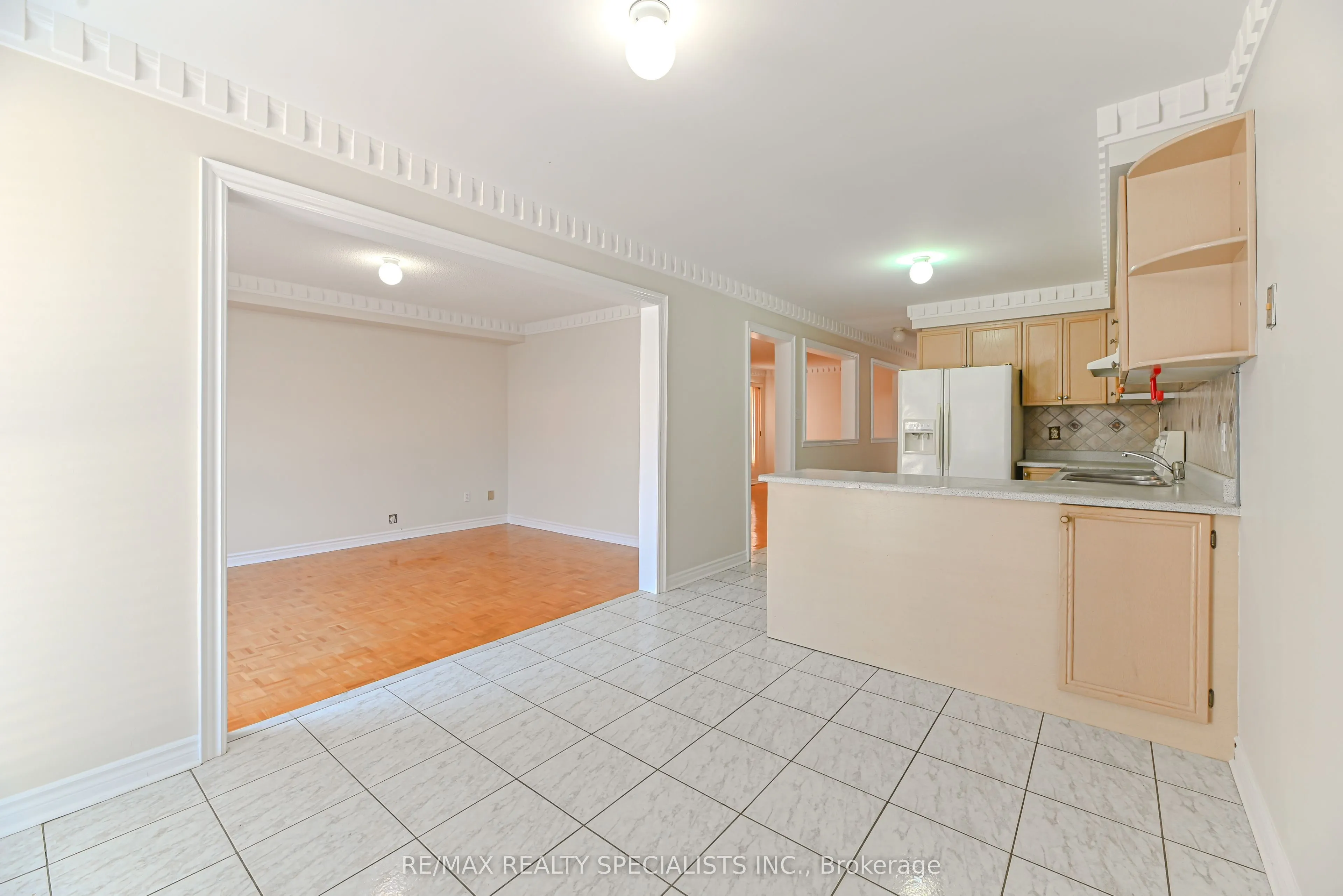 25 Chadwick Street E