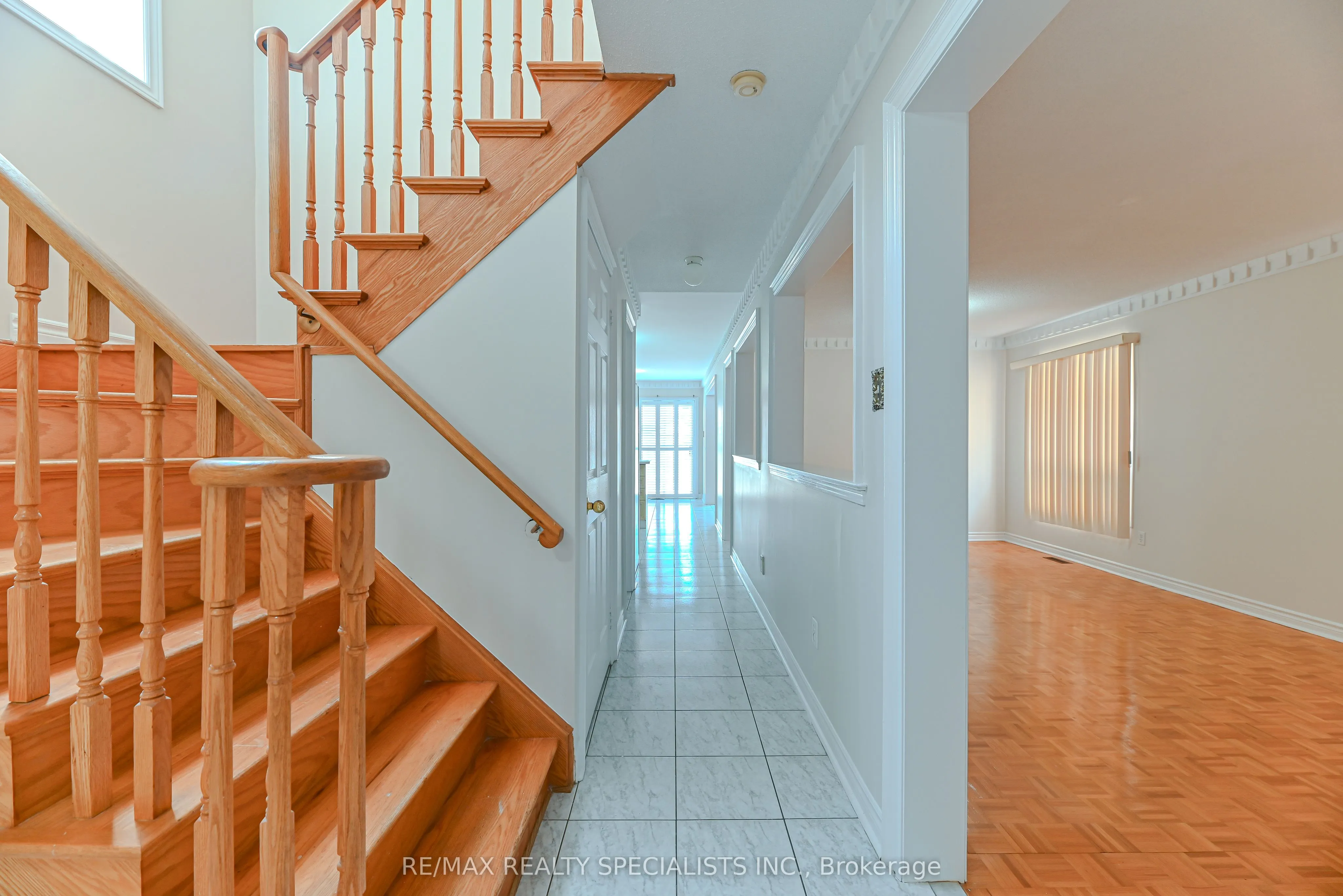 25 Chadwick Street E
