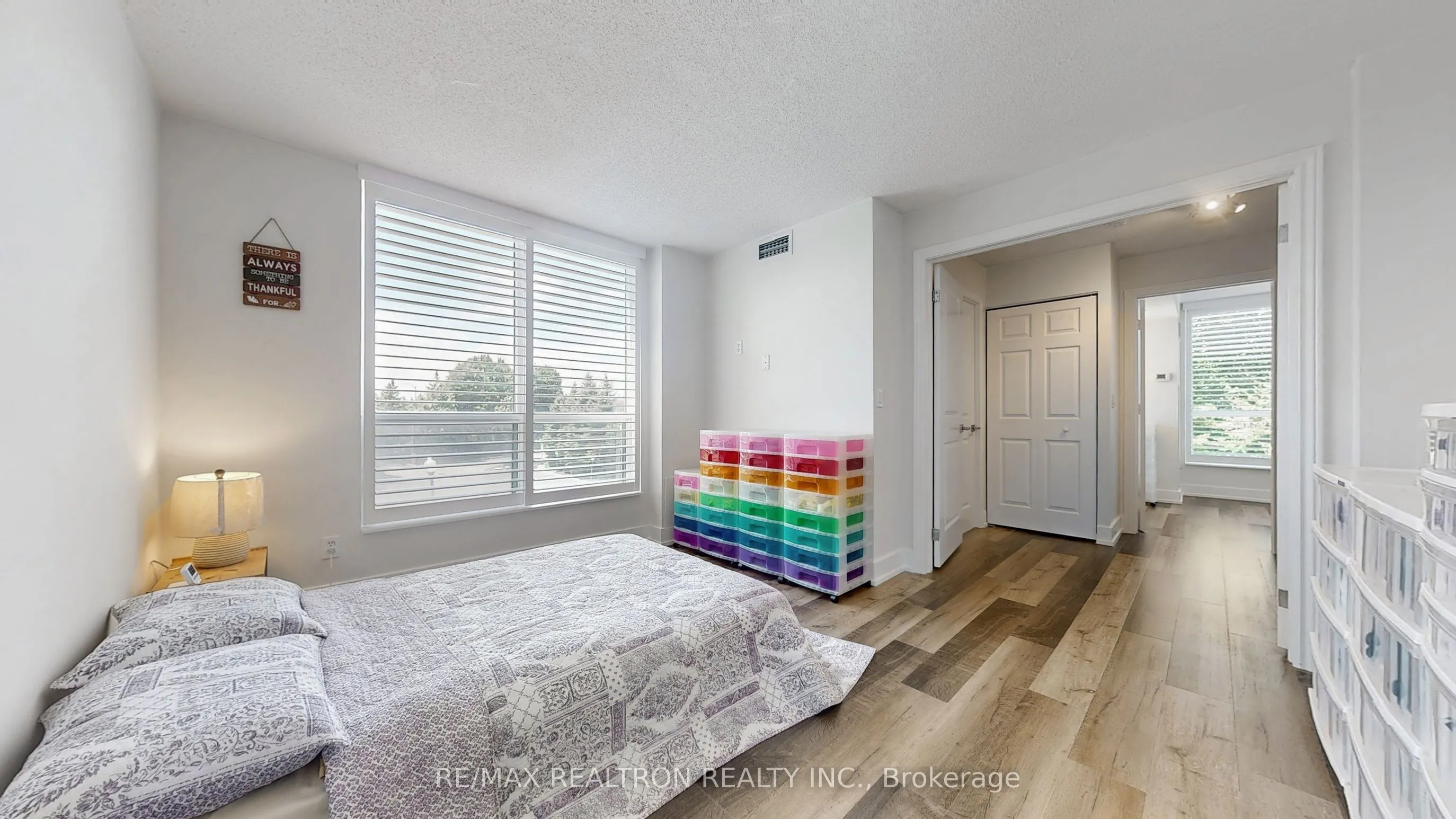 2585 Erin Centre Boulevard, #207