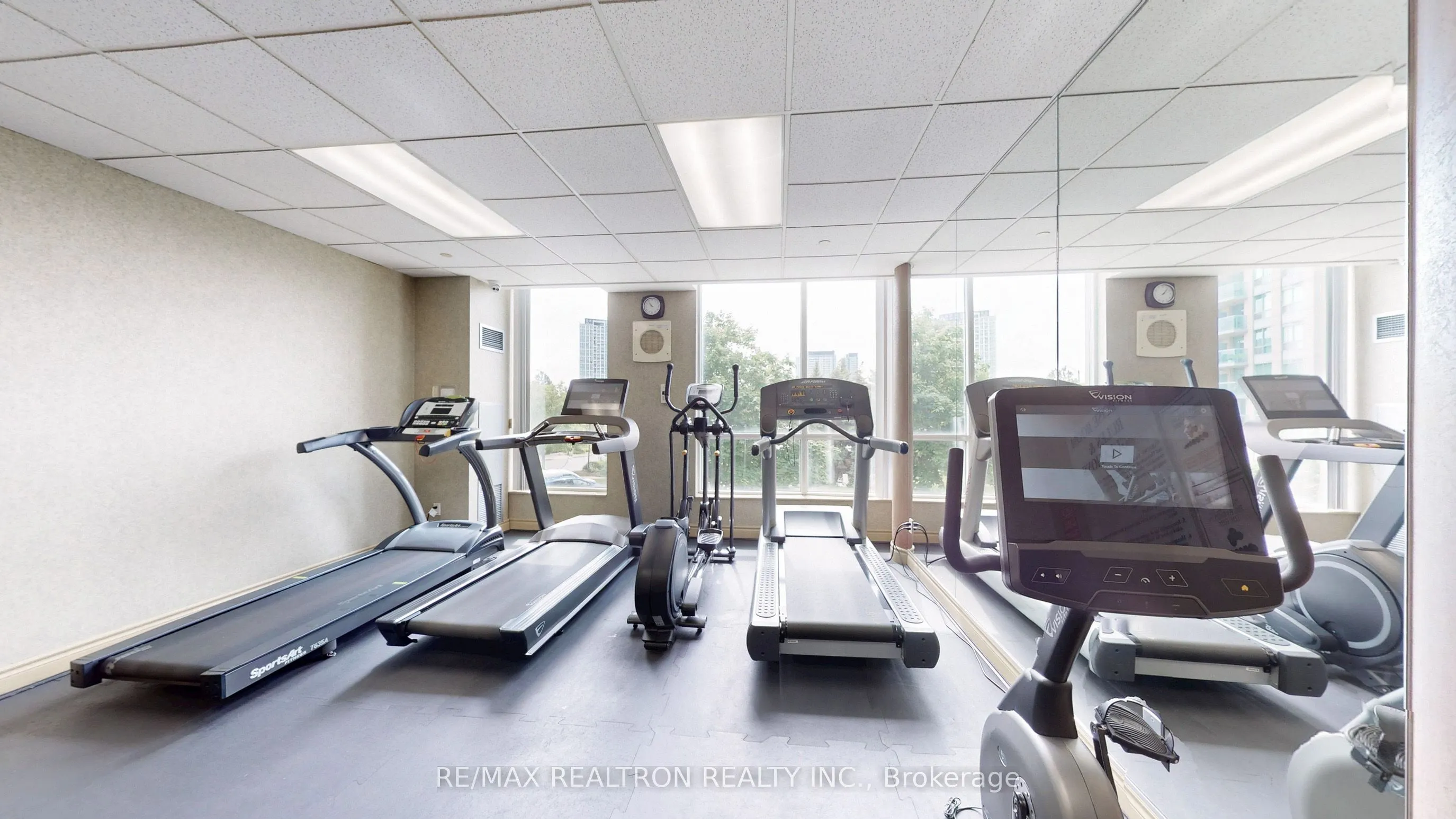 2585 Erin Centre Boulevard, #207
