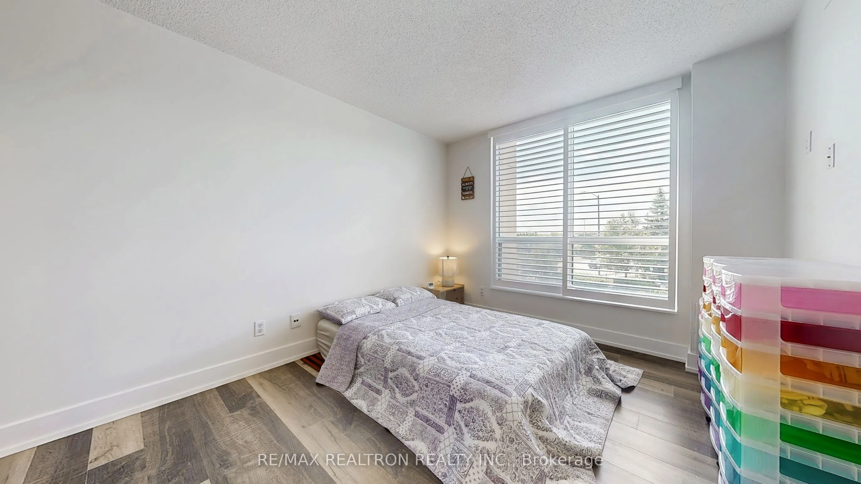 2585 Erin Centre Boulevard, #207