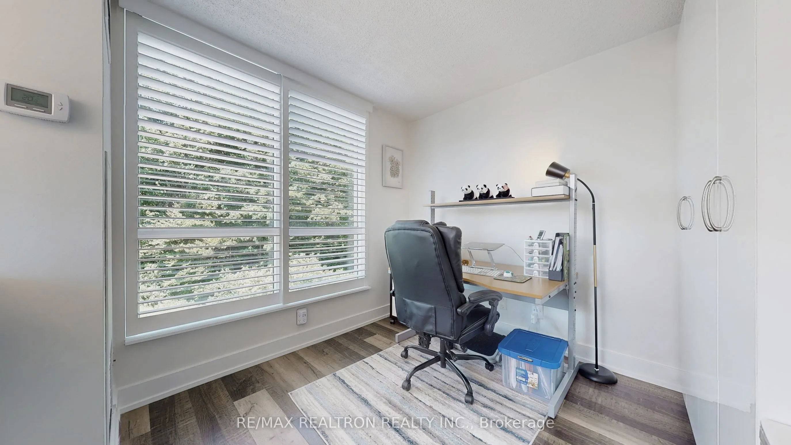 2585 Erin Centre Boulevard, #207