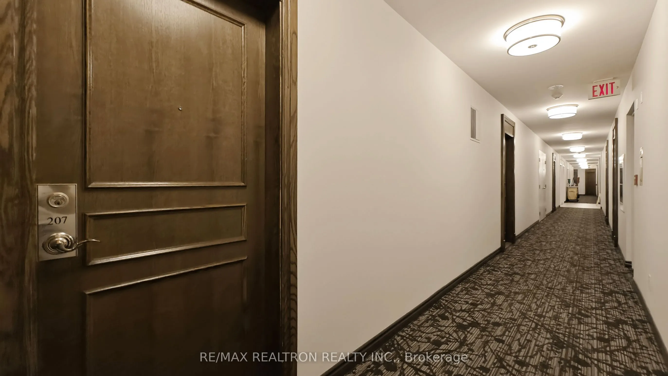 2585 Erin Centre Boulevard, #207