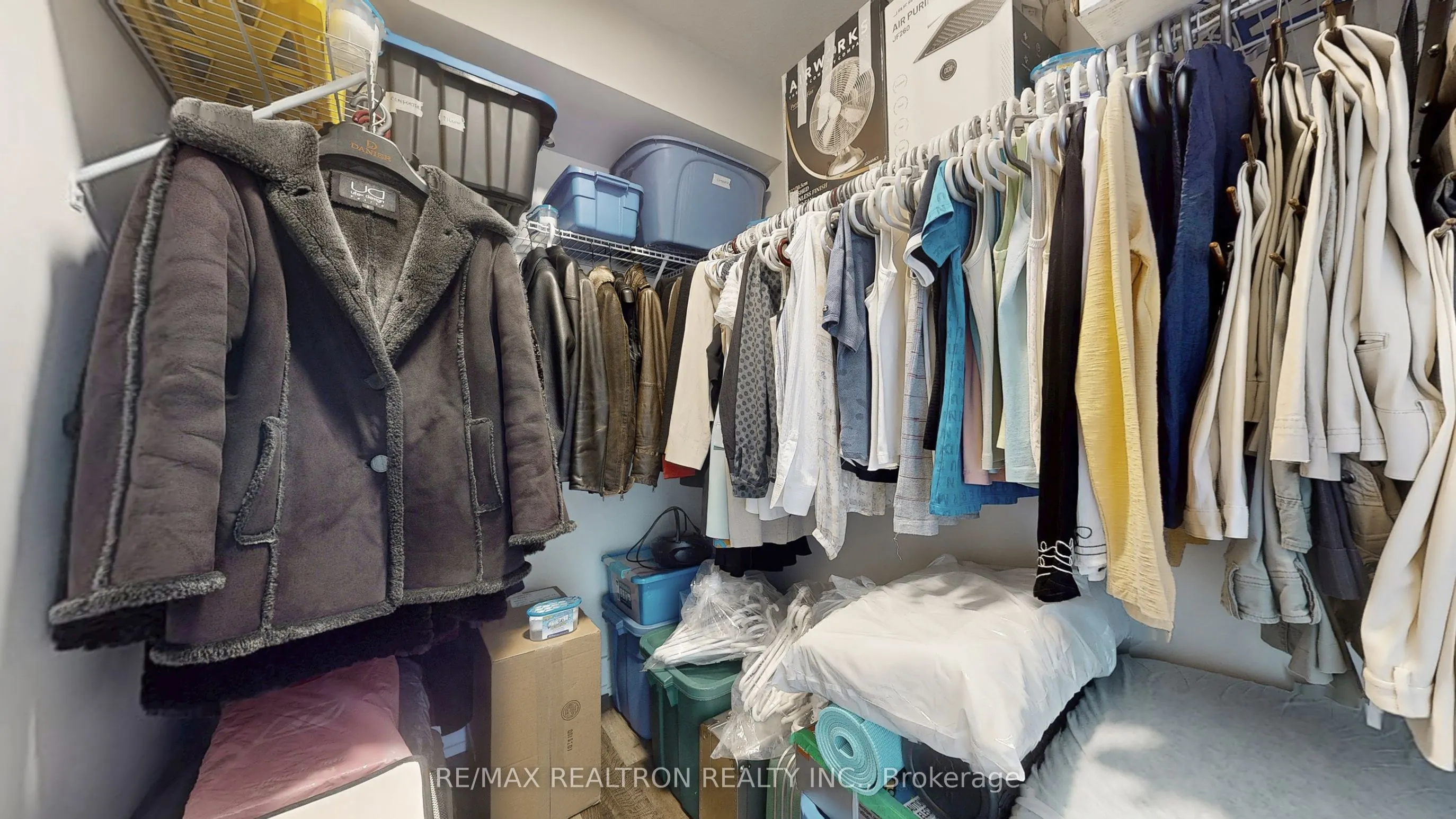 2585 Erin Centre Boulevard, #207