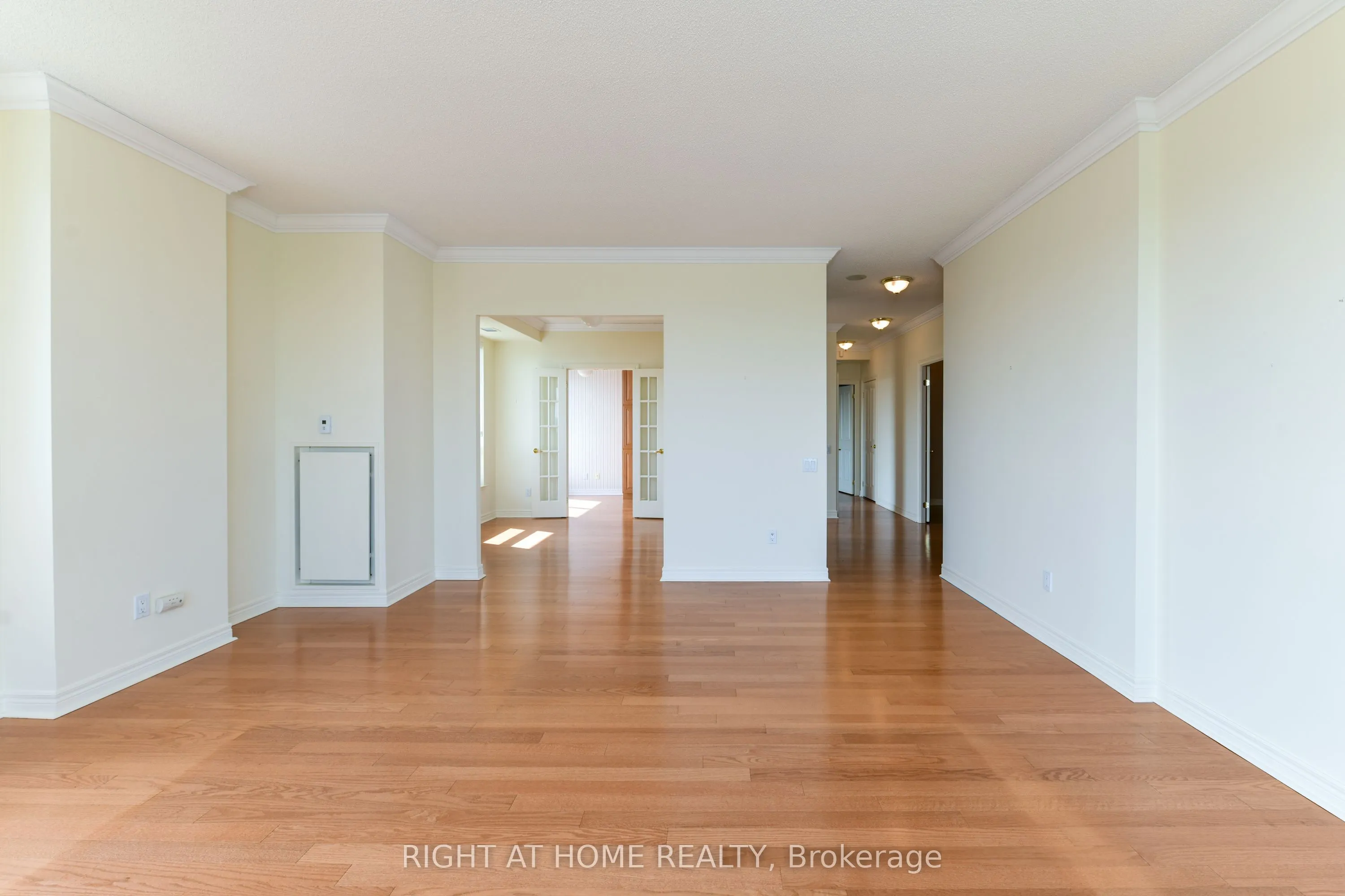 350 Mill Road, #UPH2