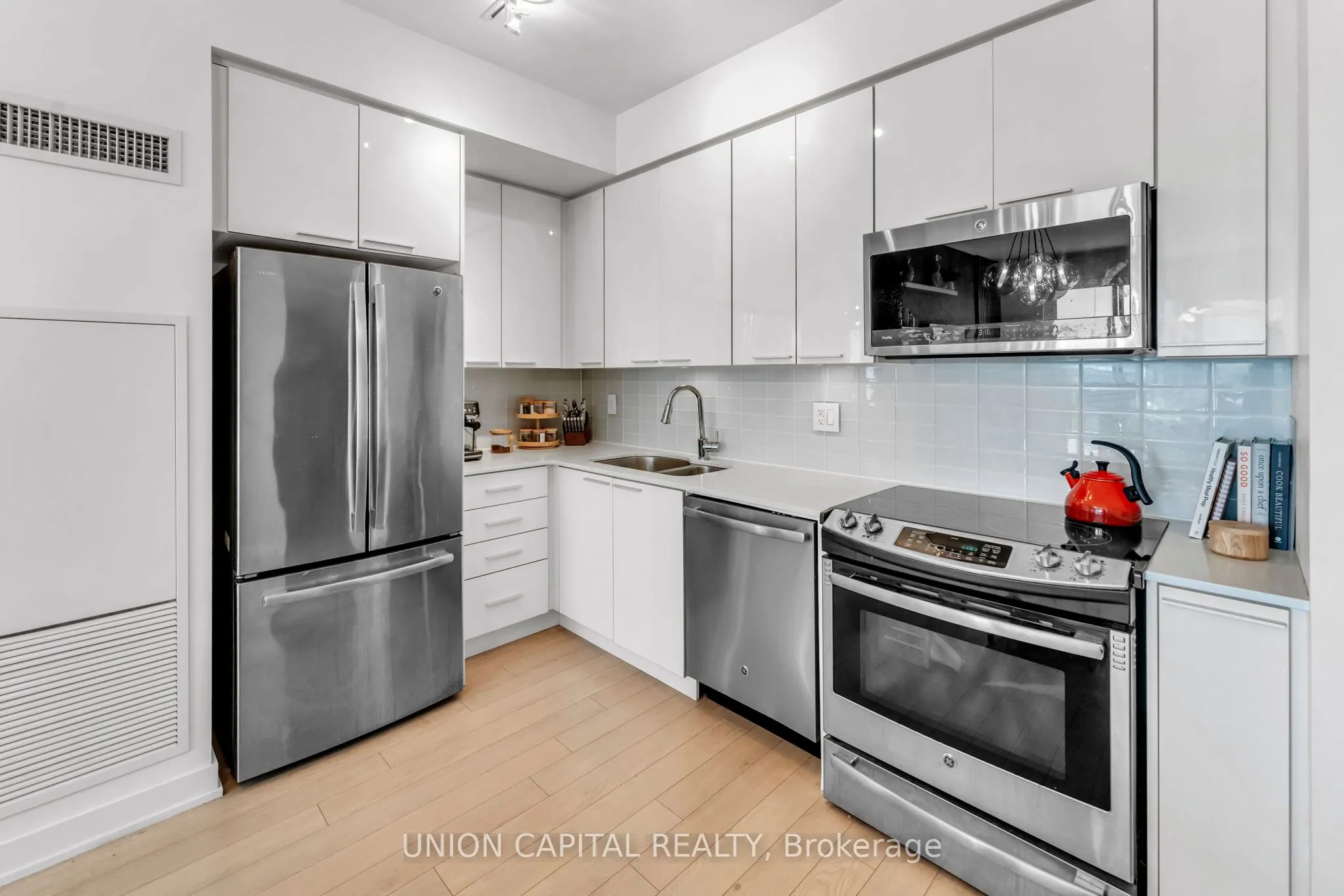 10 Parklawn Road, #1305