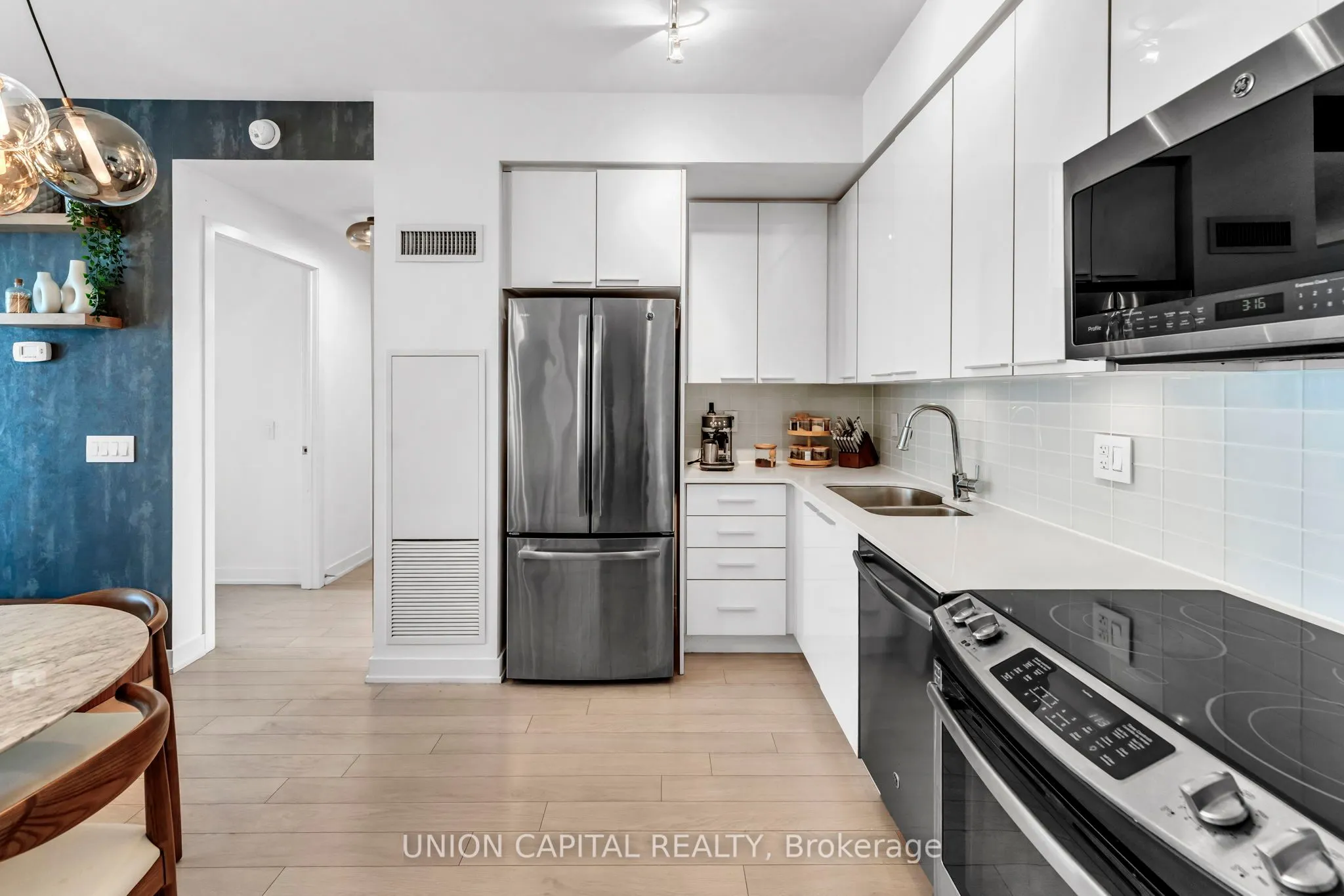 10 Parklawn Road, #1305