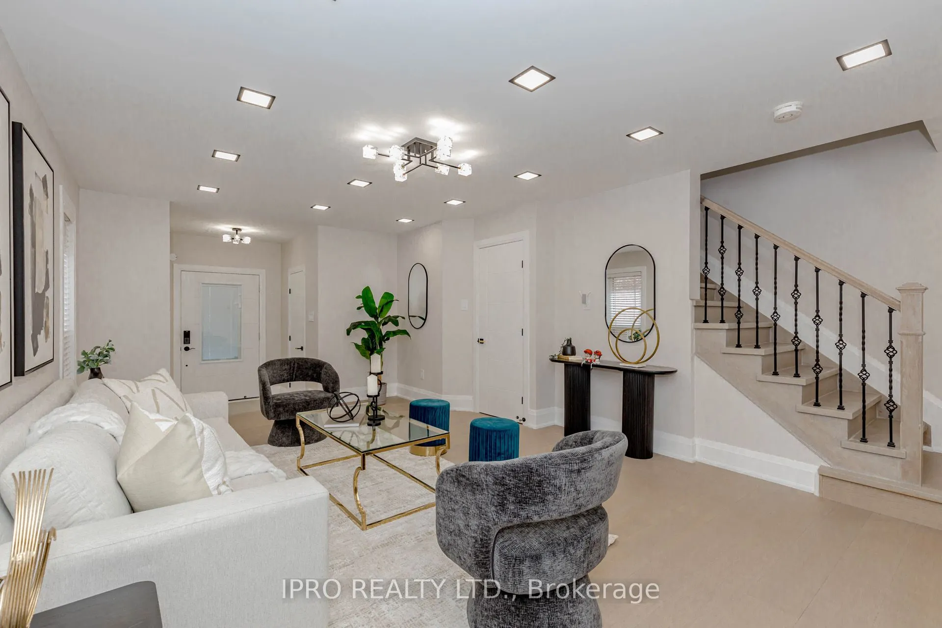 5696 Margarita Crescent
