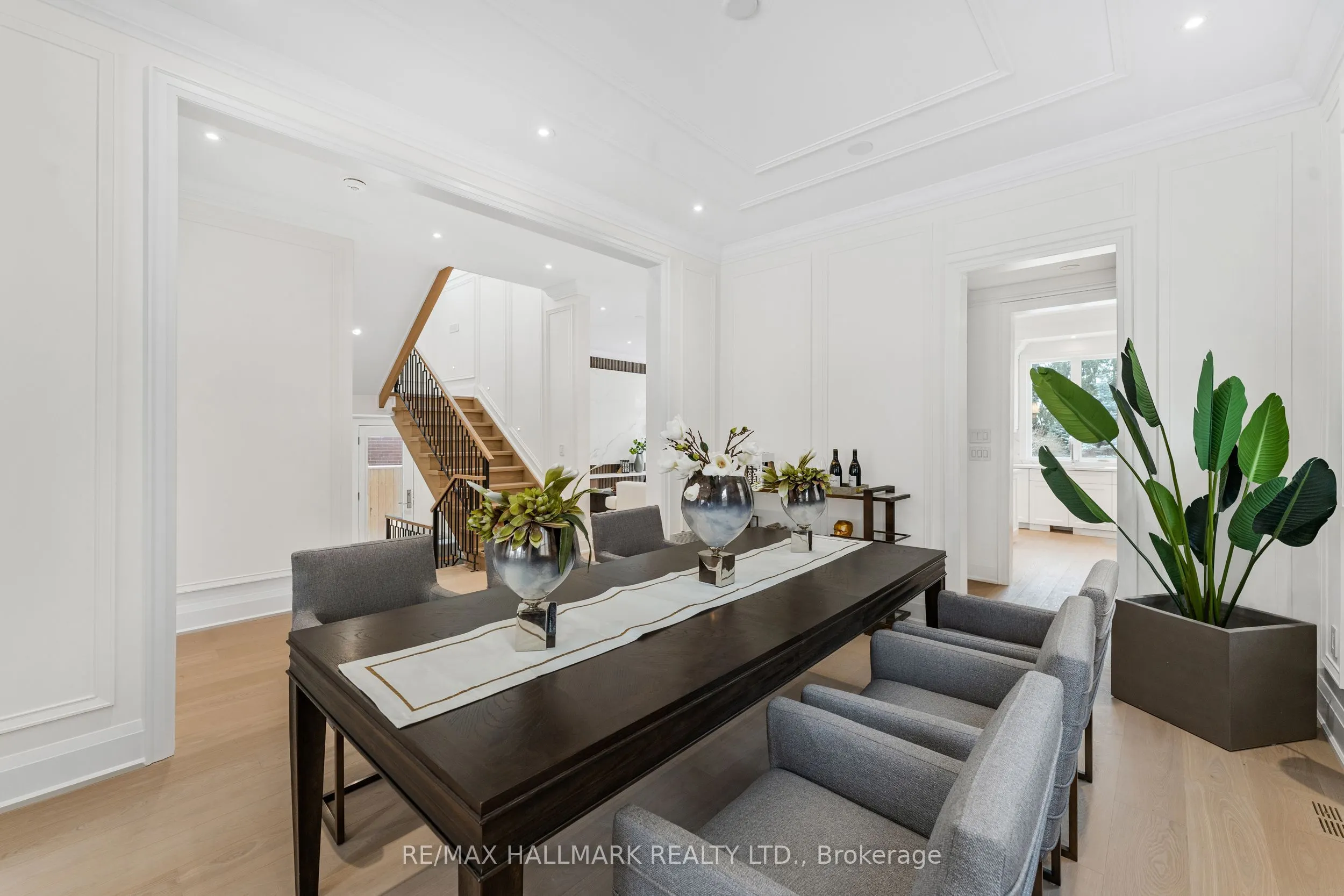 42 Agar Crescent