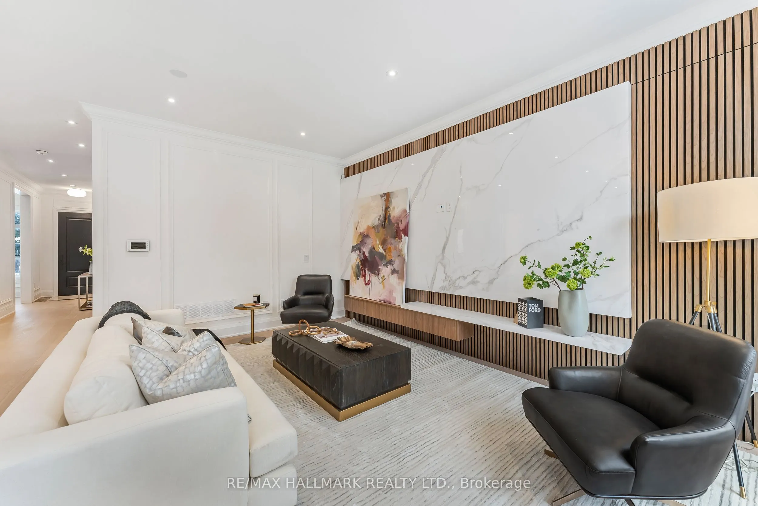 42 Agar Crescent