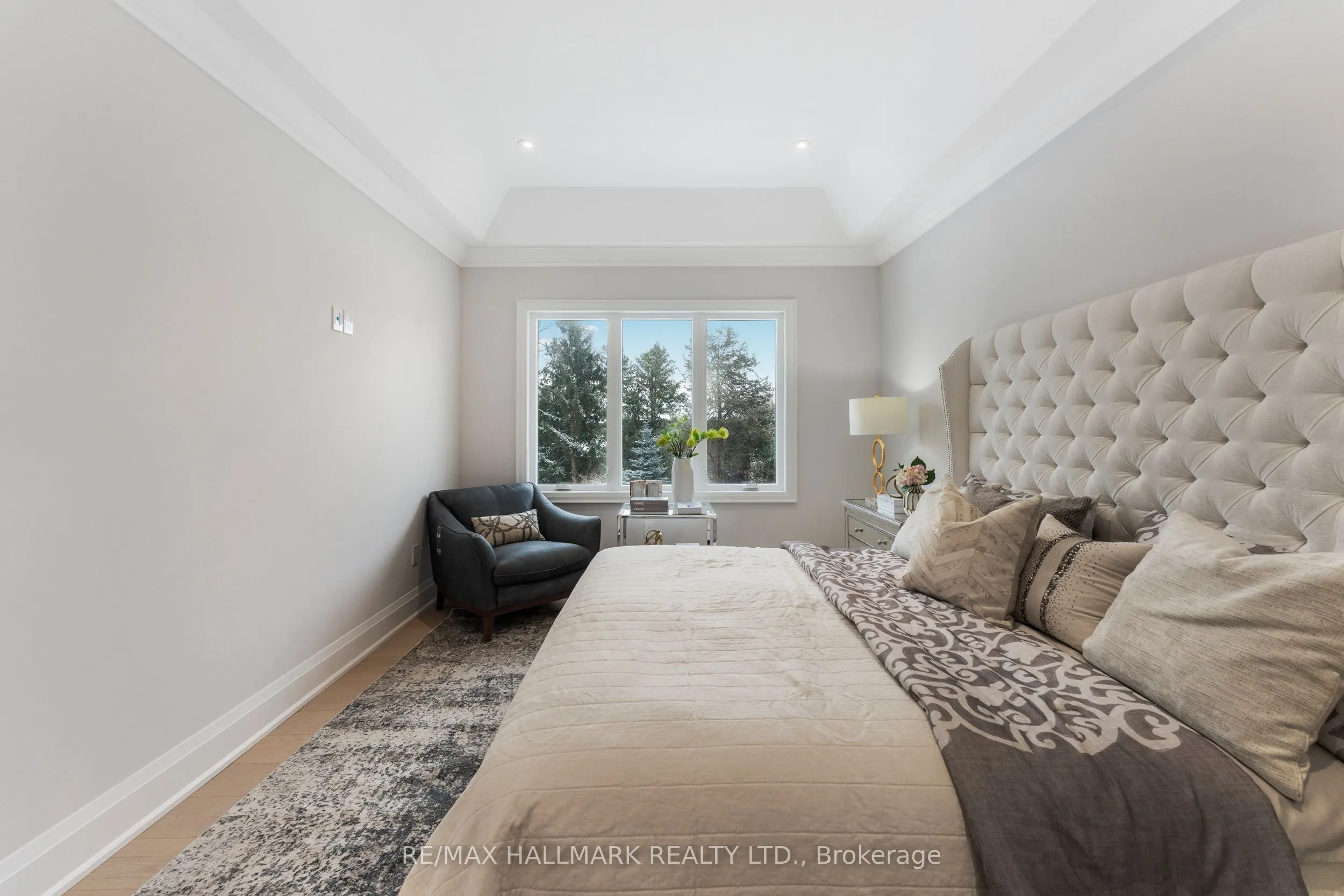 42 Agar Crescent