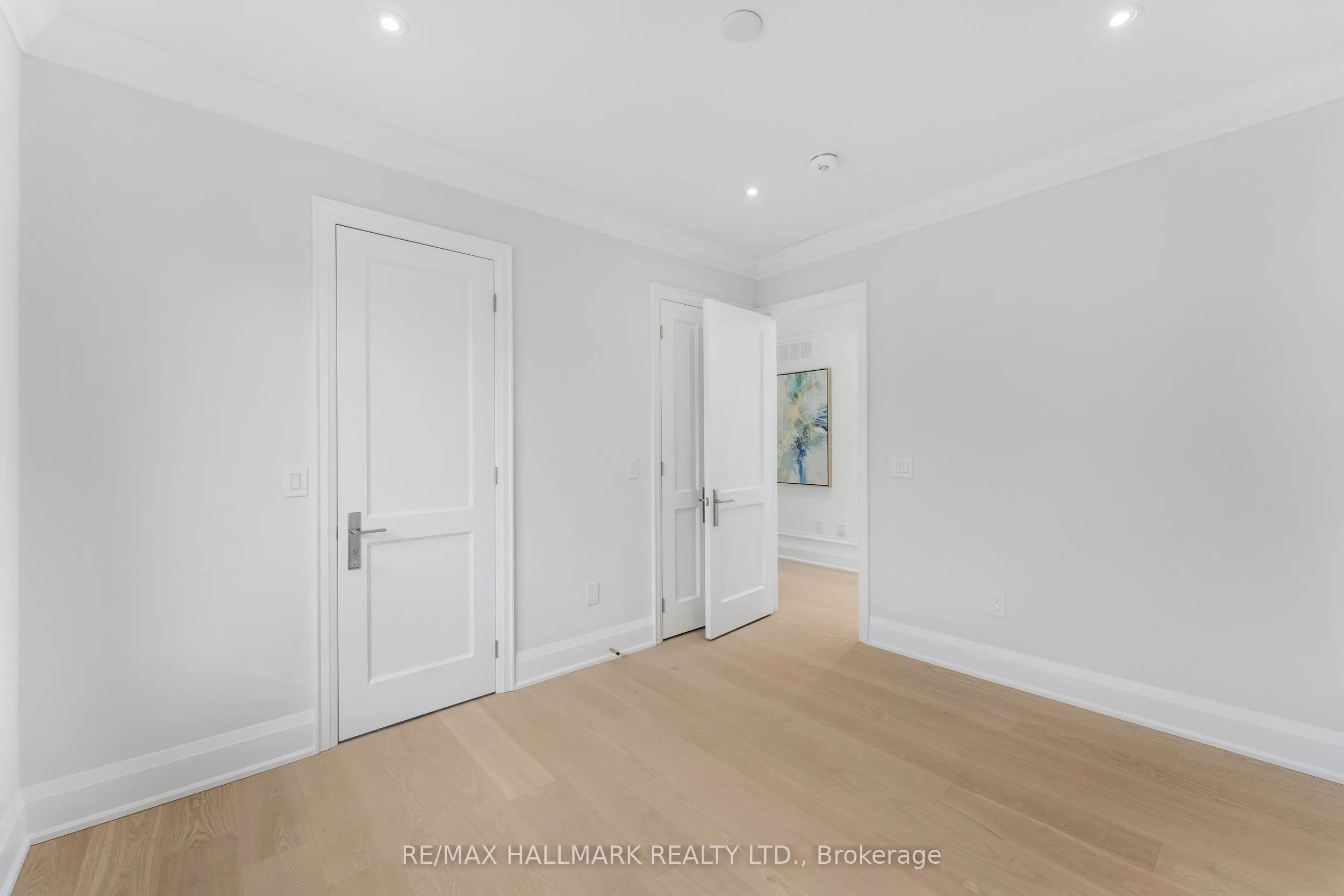 42 Agar Crescent