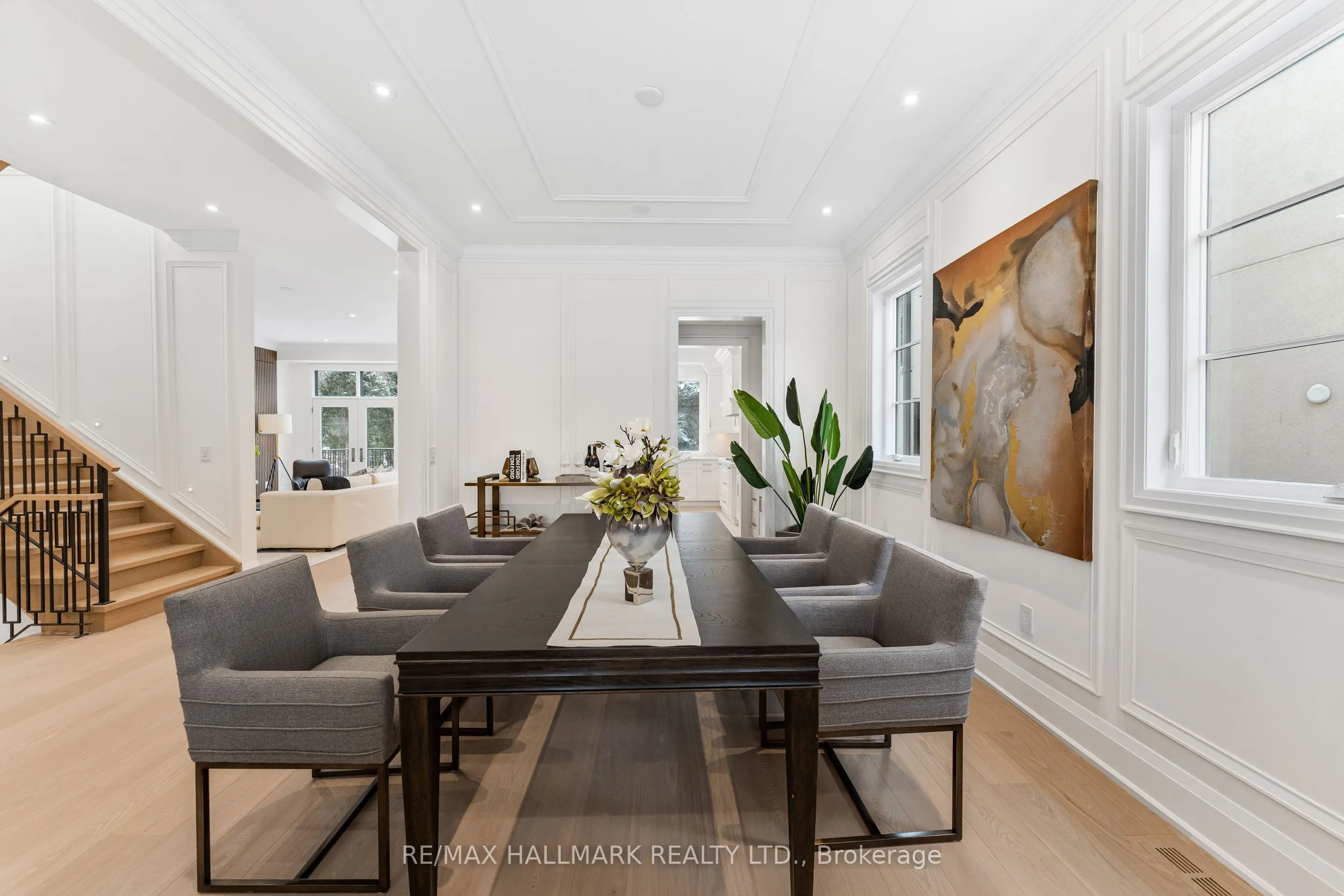 42 Agar Crescent