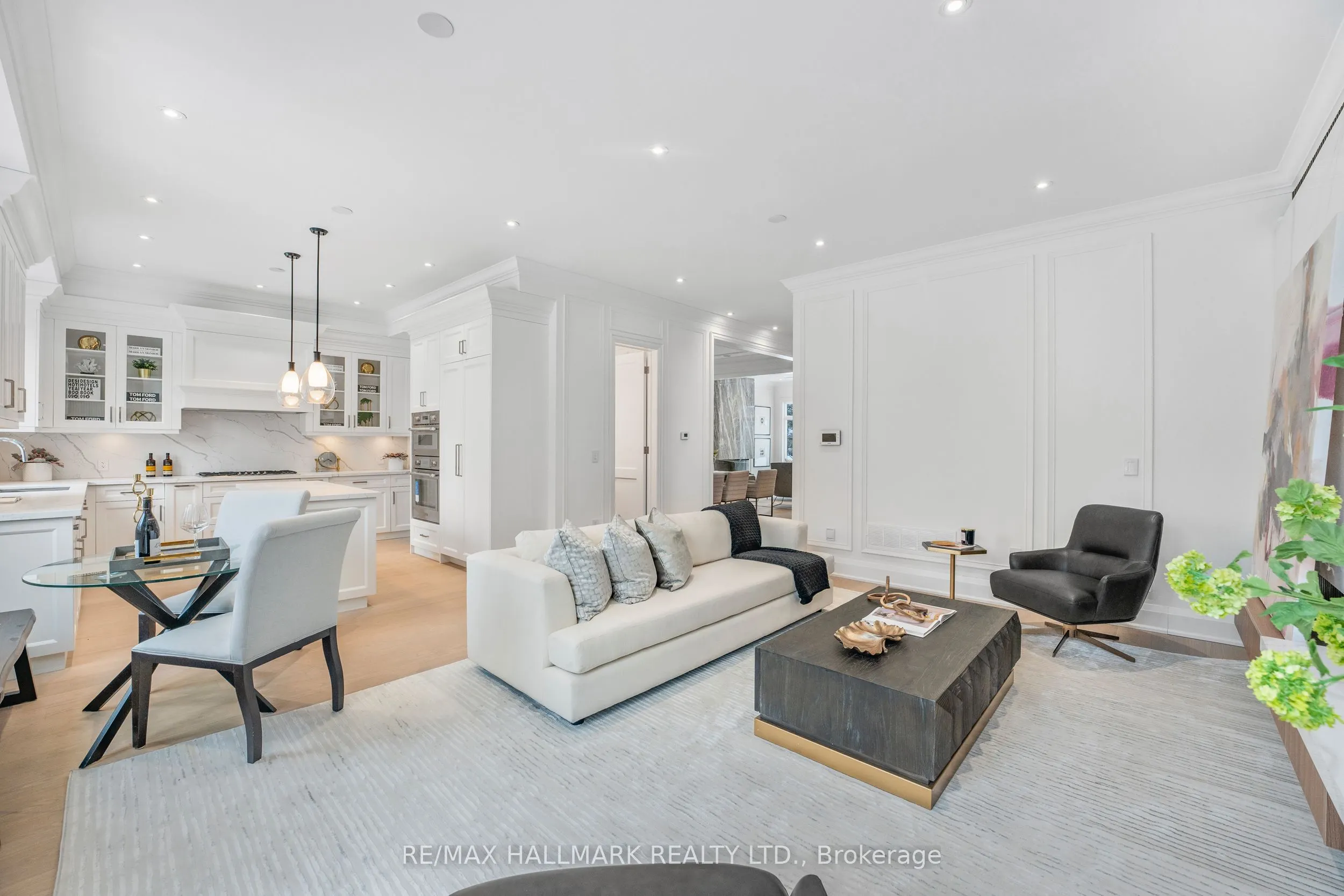 42 Agar Crescent