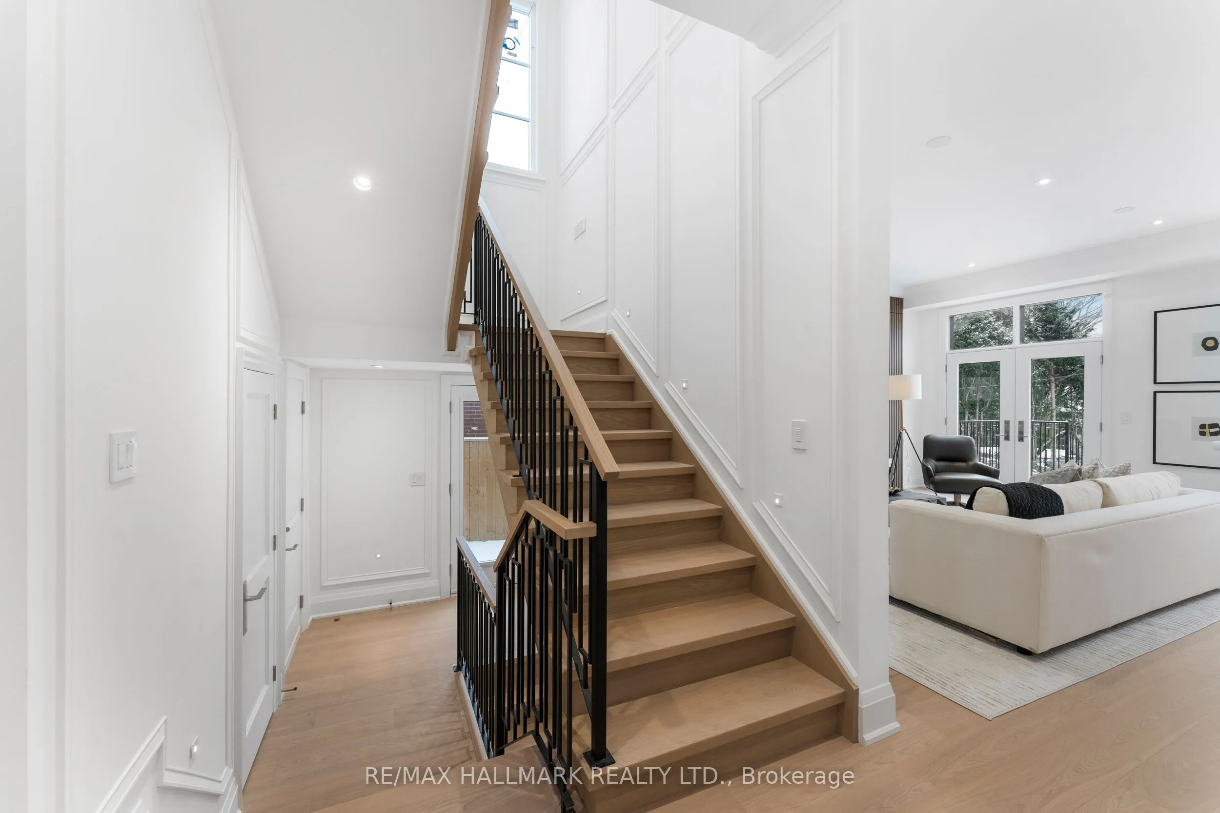 42 Agar Crescent