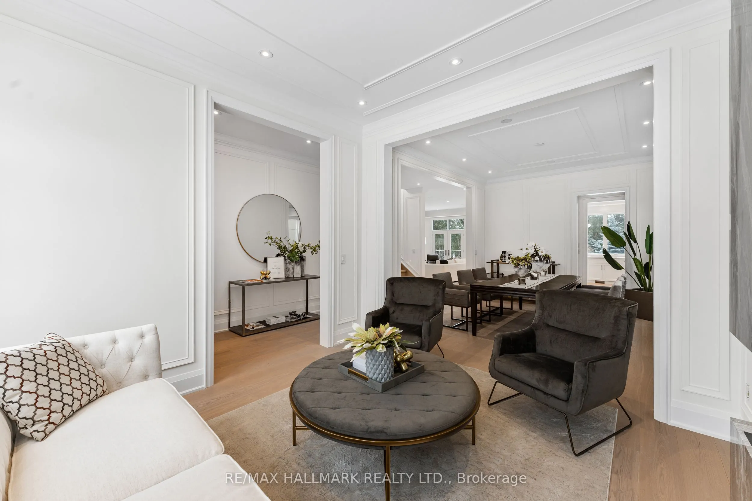 42 Agar Crescent