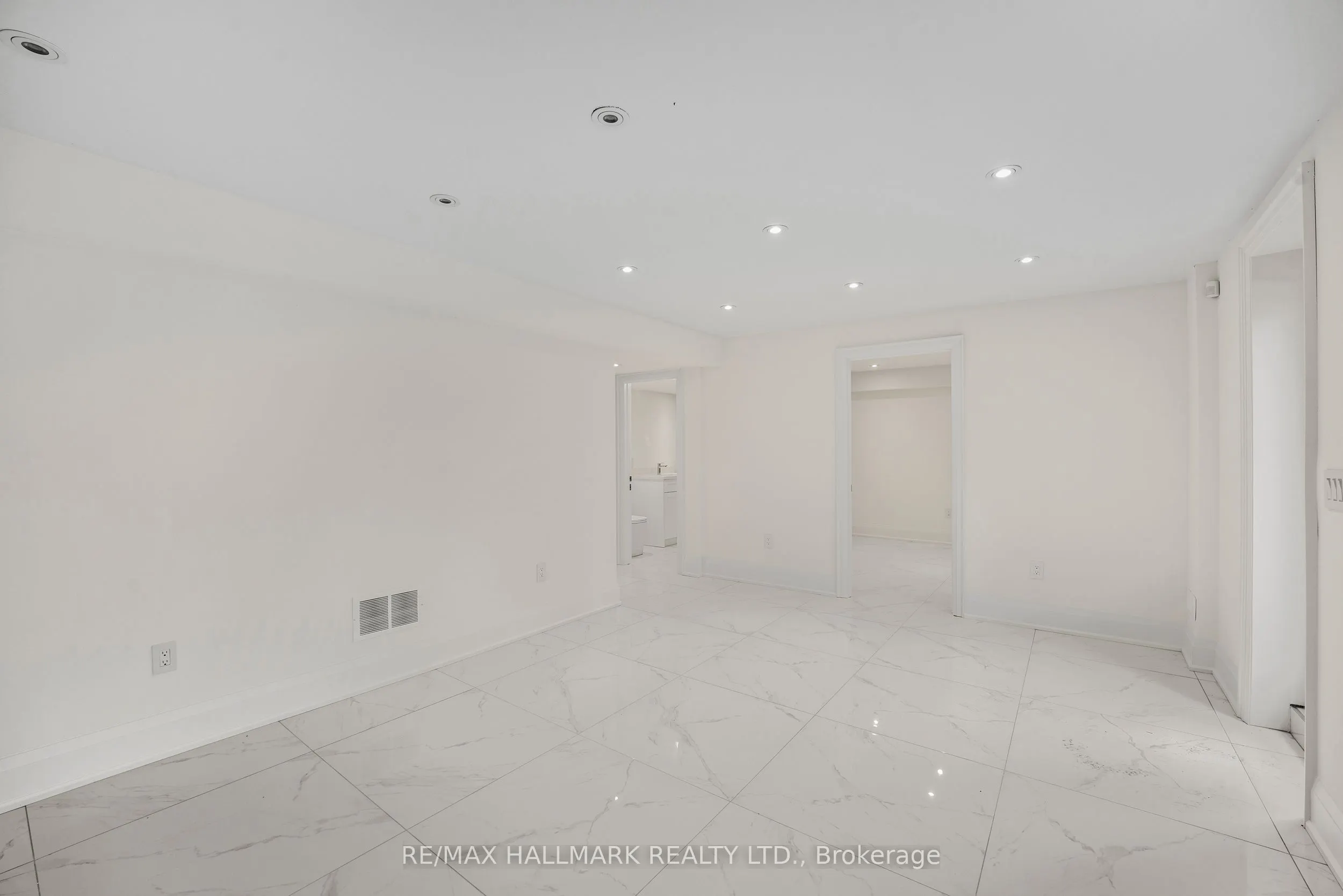 42 Agar Crescent