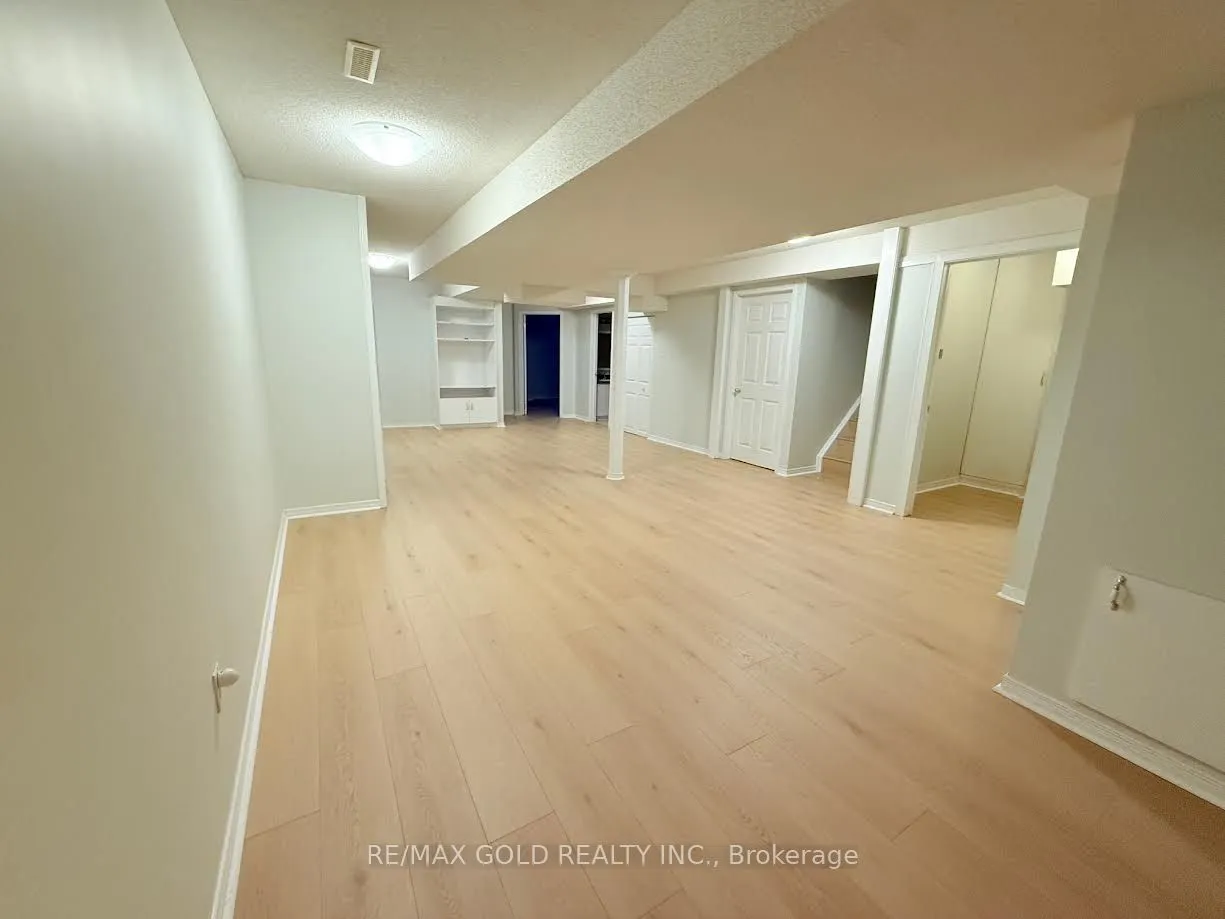 5444 Razorbill Court