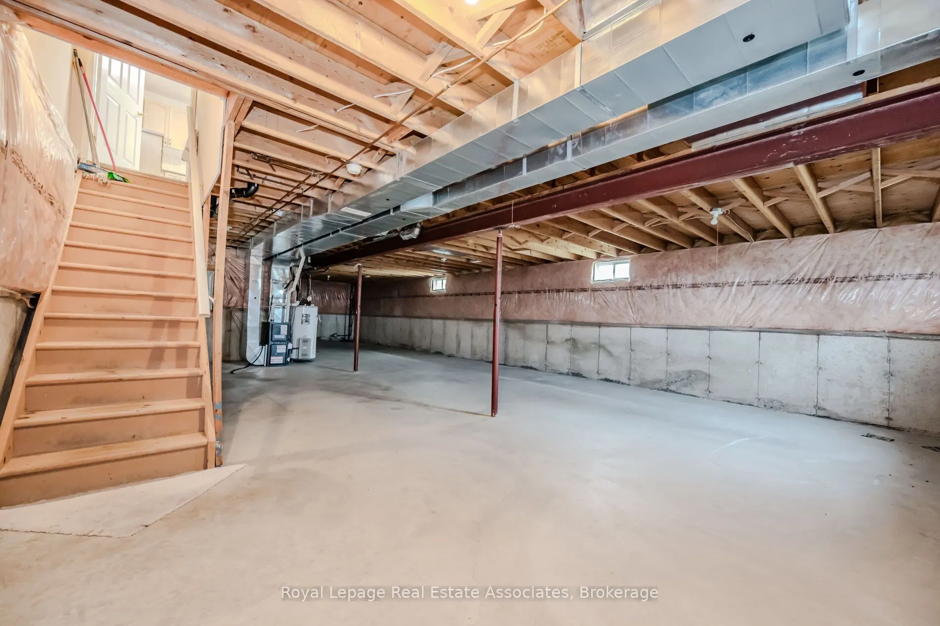 2887 Darien Road N