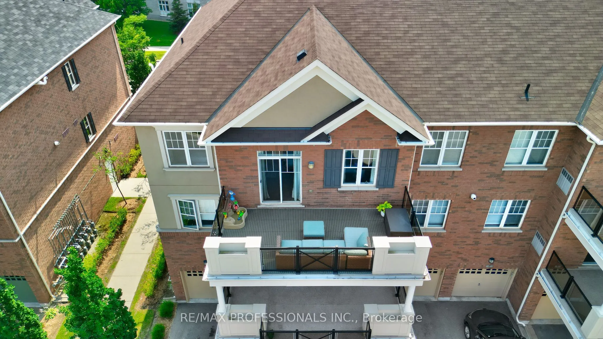 2339 Sawgrass Drive, #301