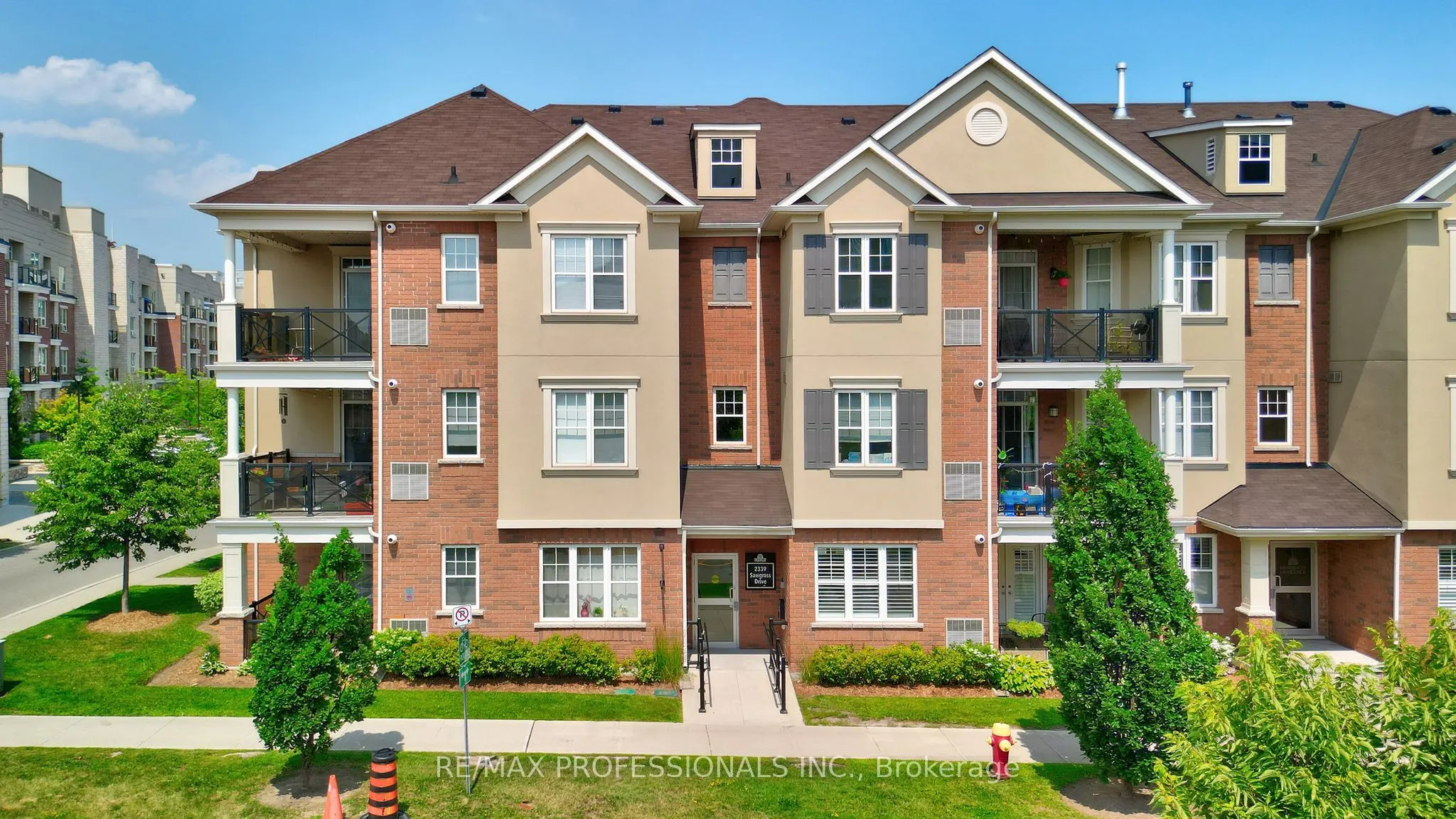 2339 Sawgrass Drive, #301
