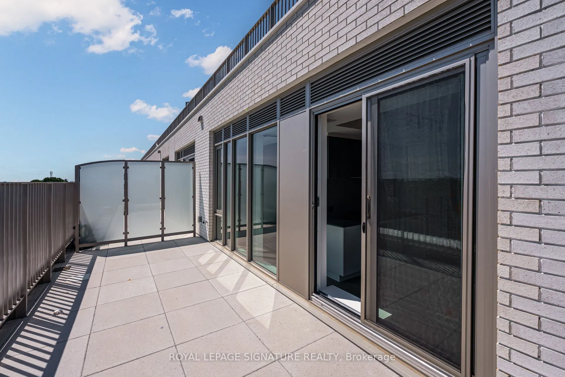 689 The Queensway, #624