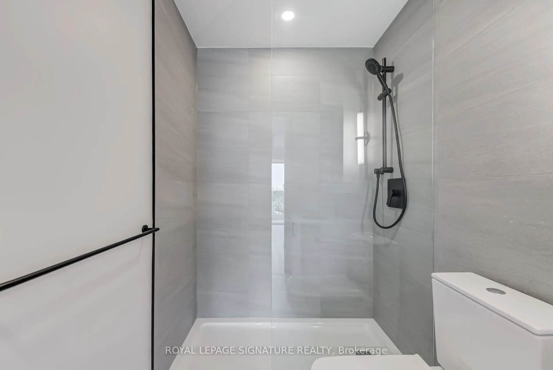 689 The Queensway, #624