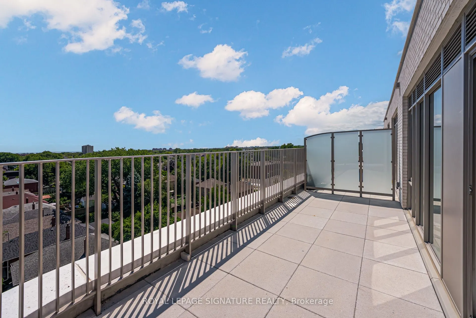 689 The Queensway, #624
