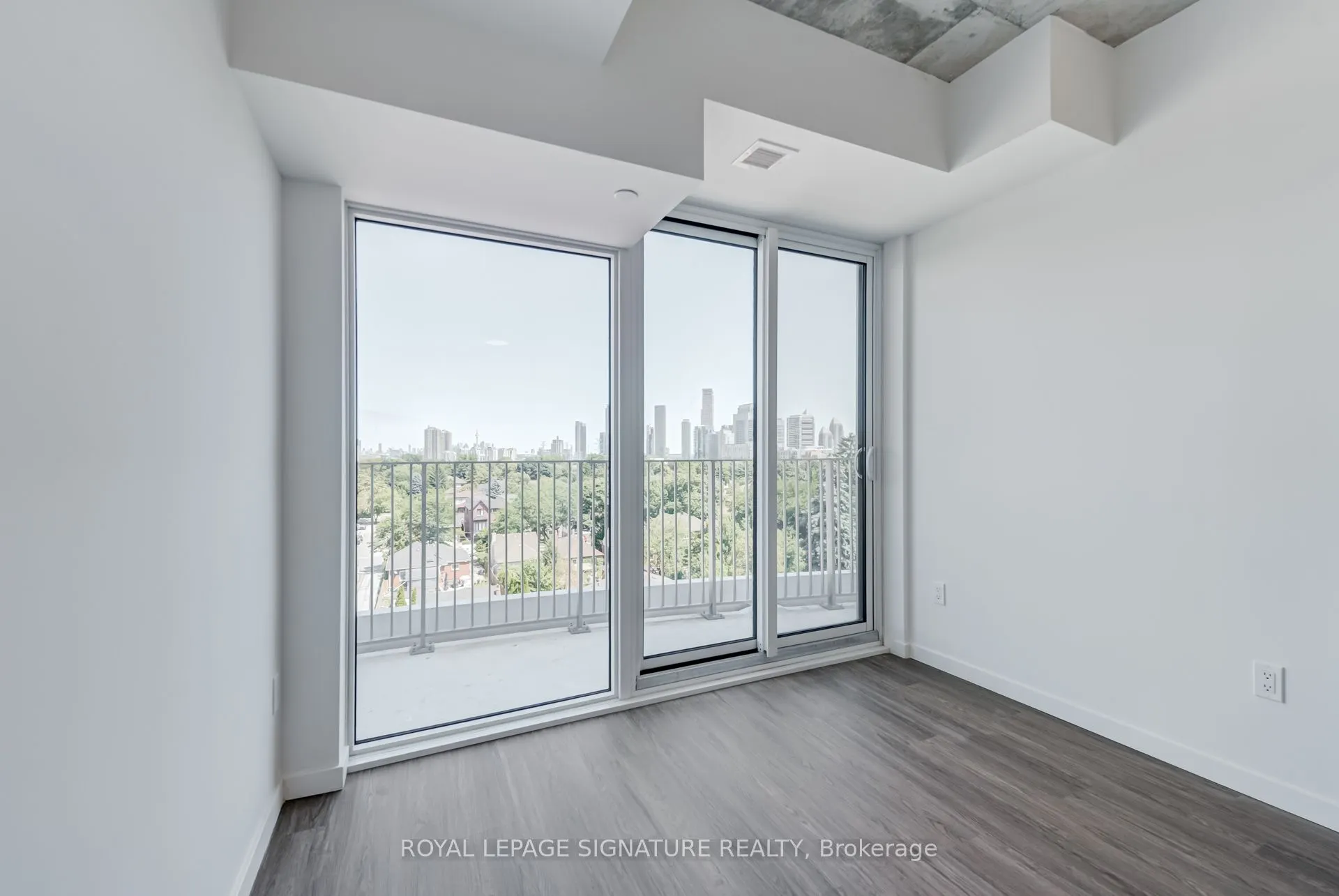 689 The Queensway, #624