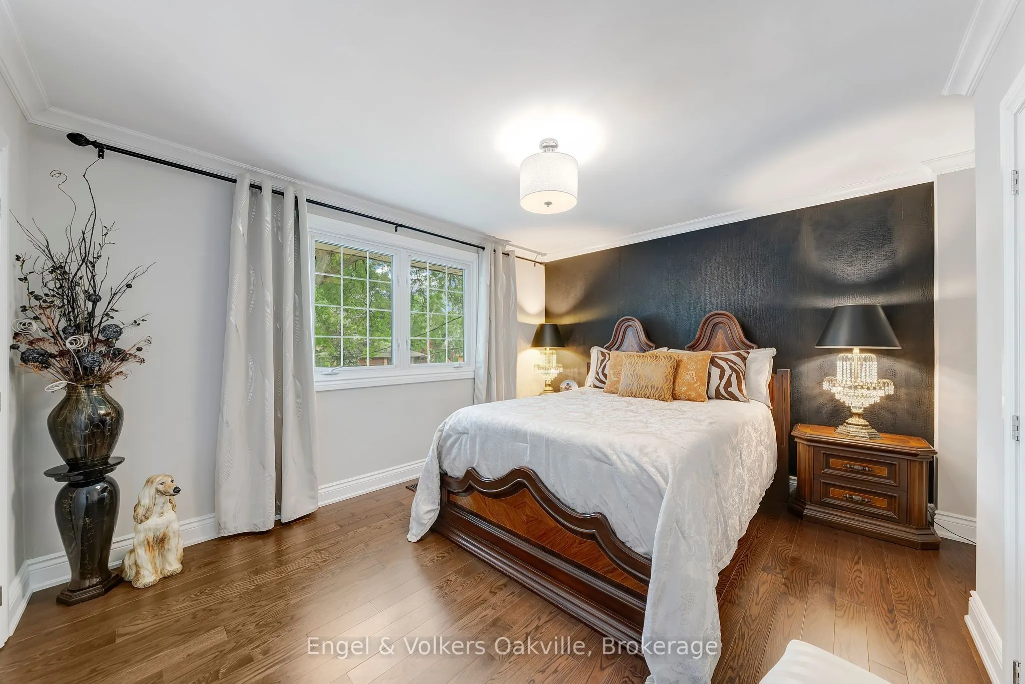 298 Edrich Court