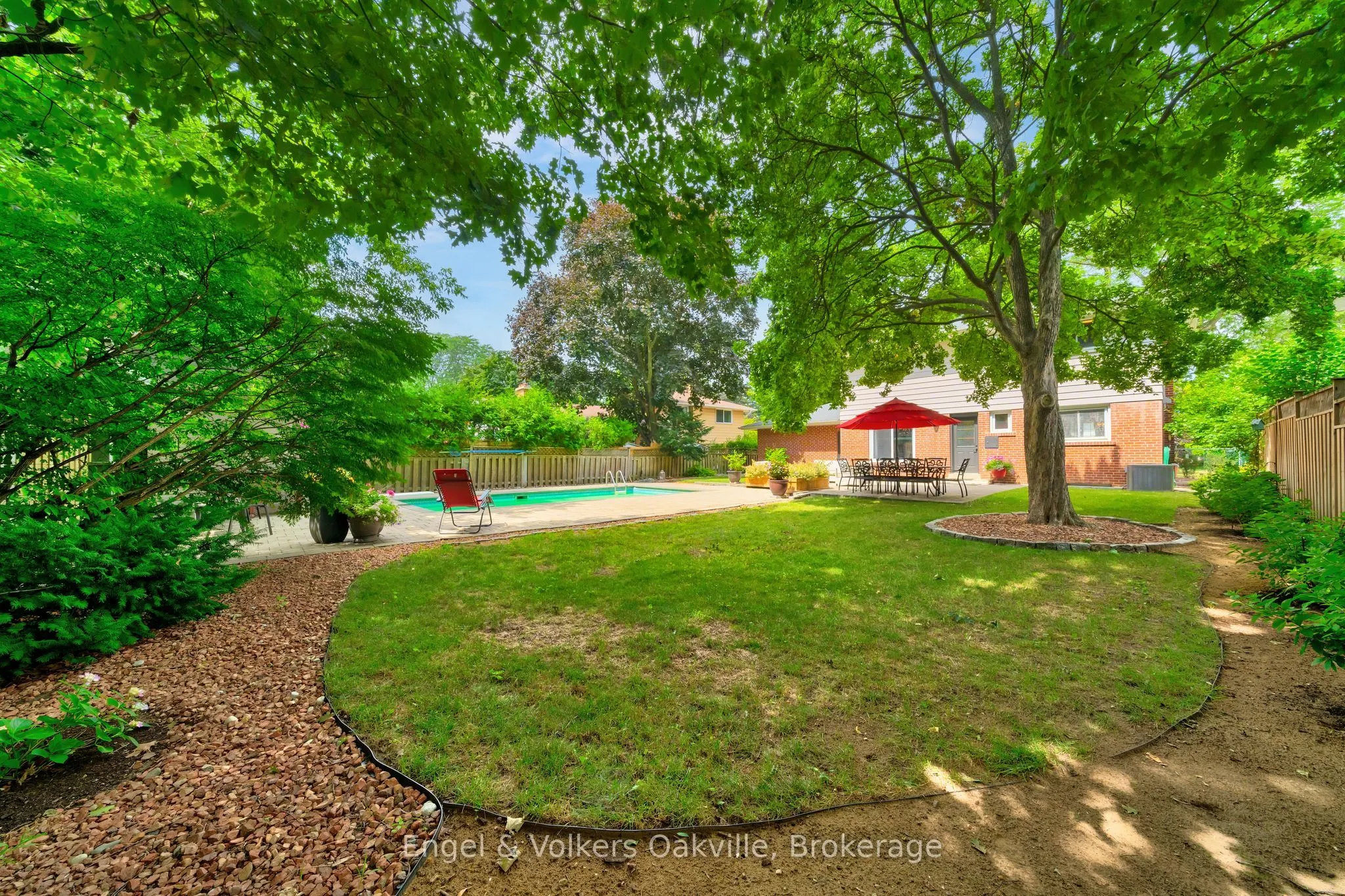 298 Edrich Court