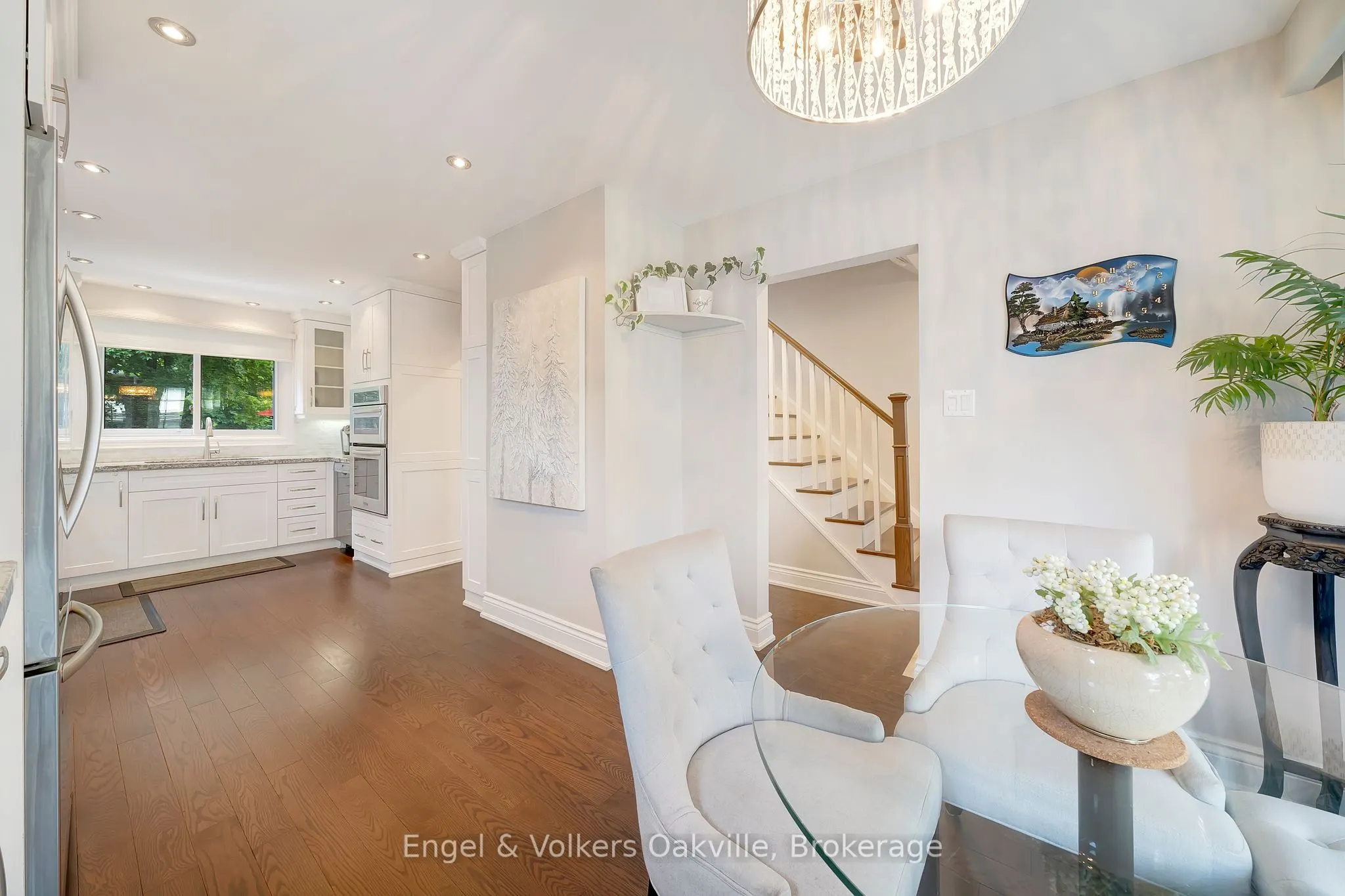 298 Edrich Court