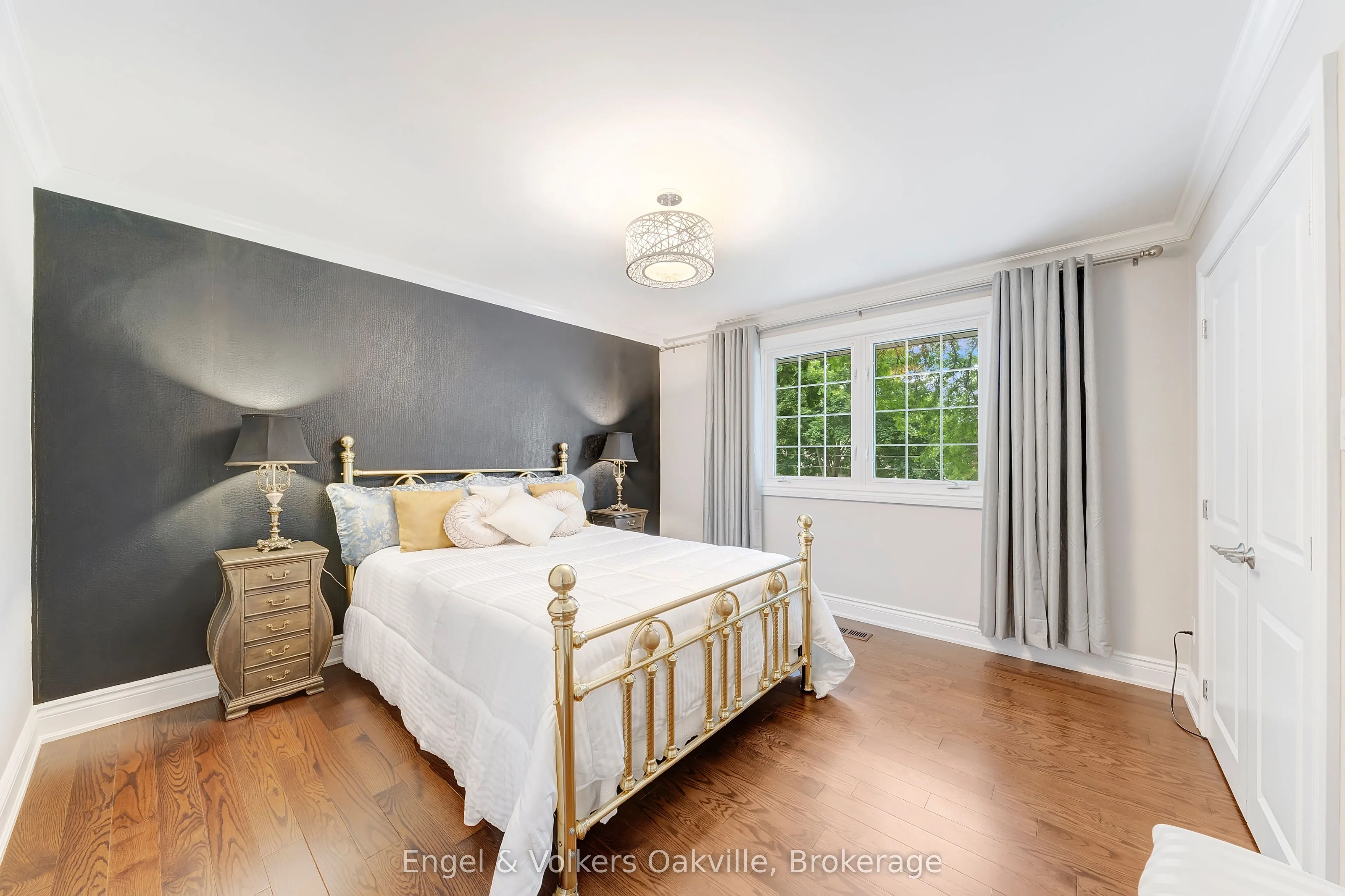 298 Edrich Court