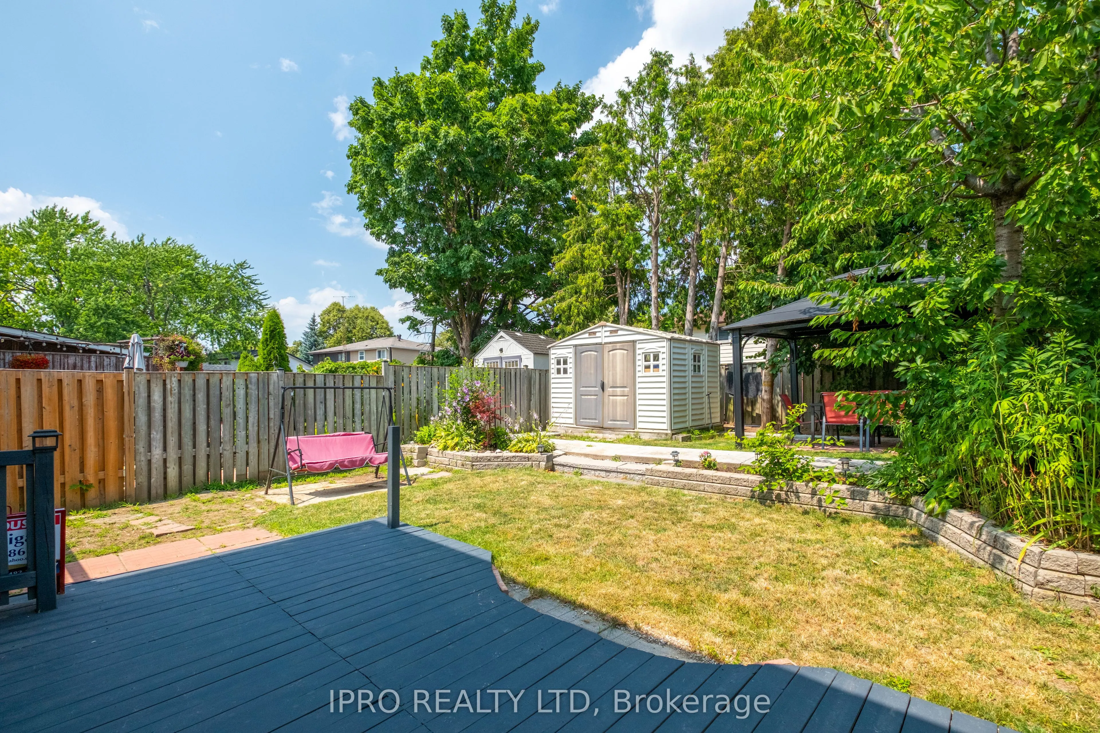 120 Hansen Road N