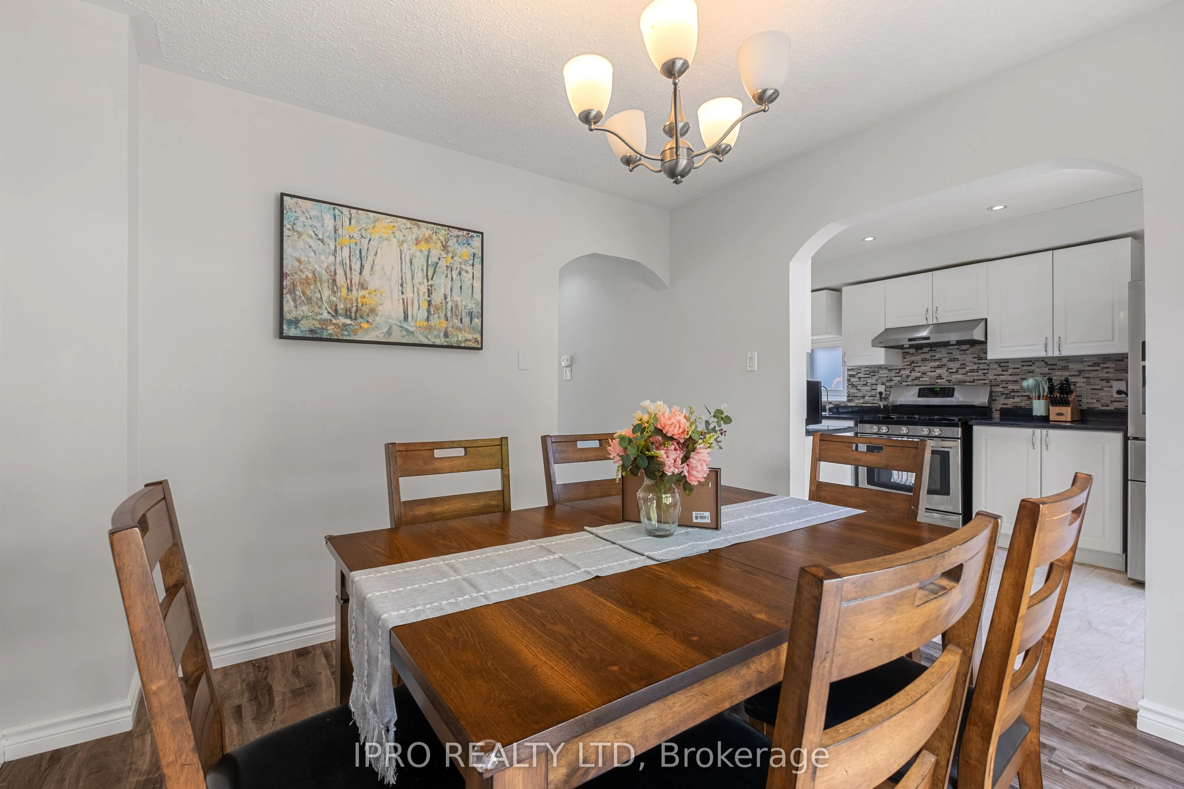 120 Hansen Road N