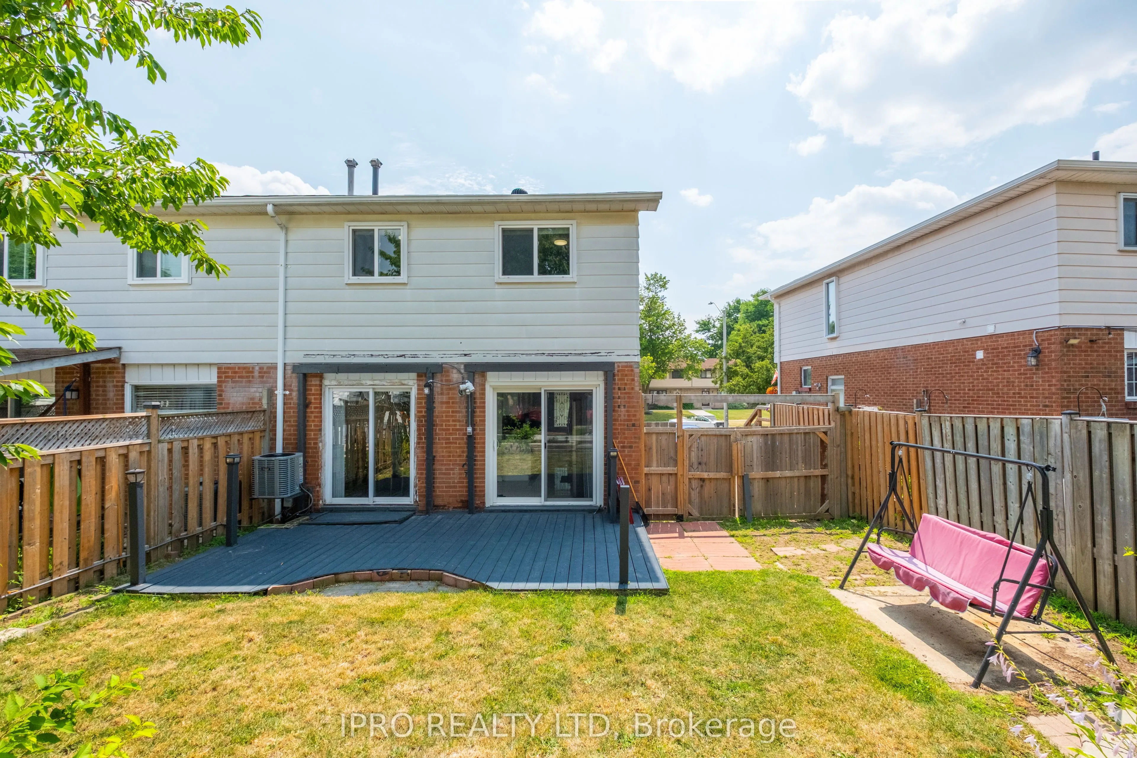 120 Hansen Road N