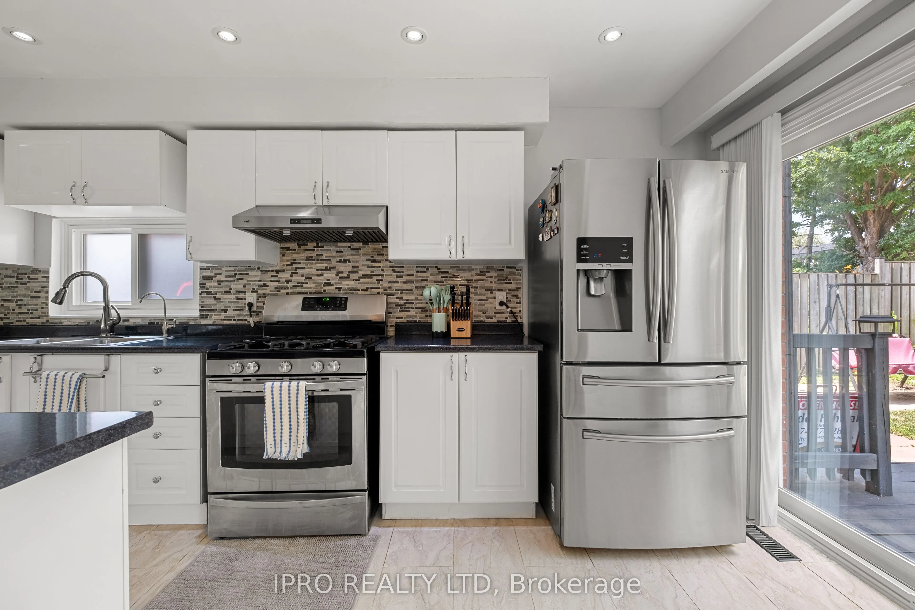 120 Hansen Road N